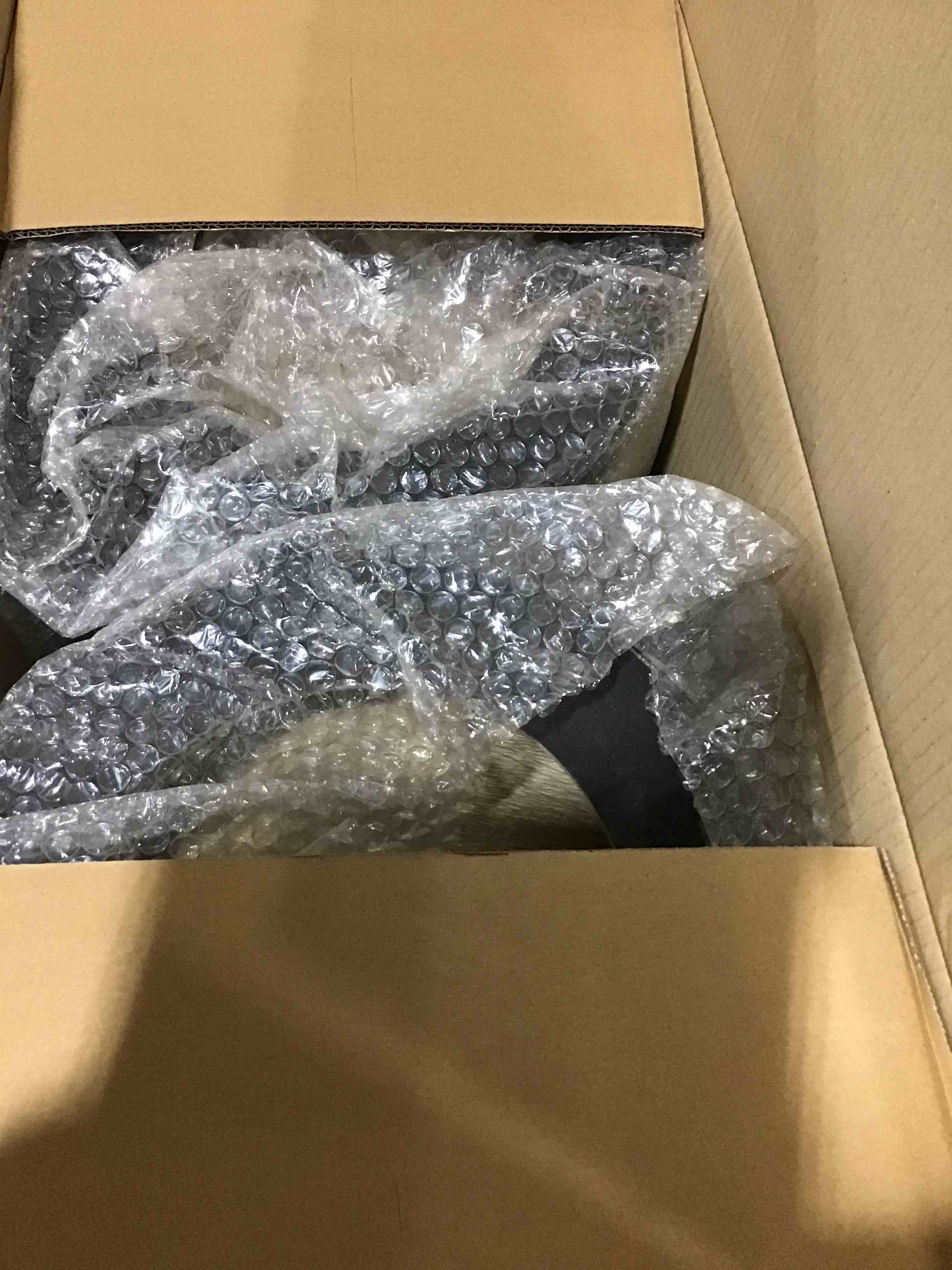 https://s3.amazonaws.com/lotting-images-prod/bidfta/RED6072351_1713196454296.jpeg