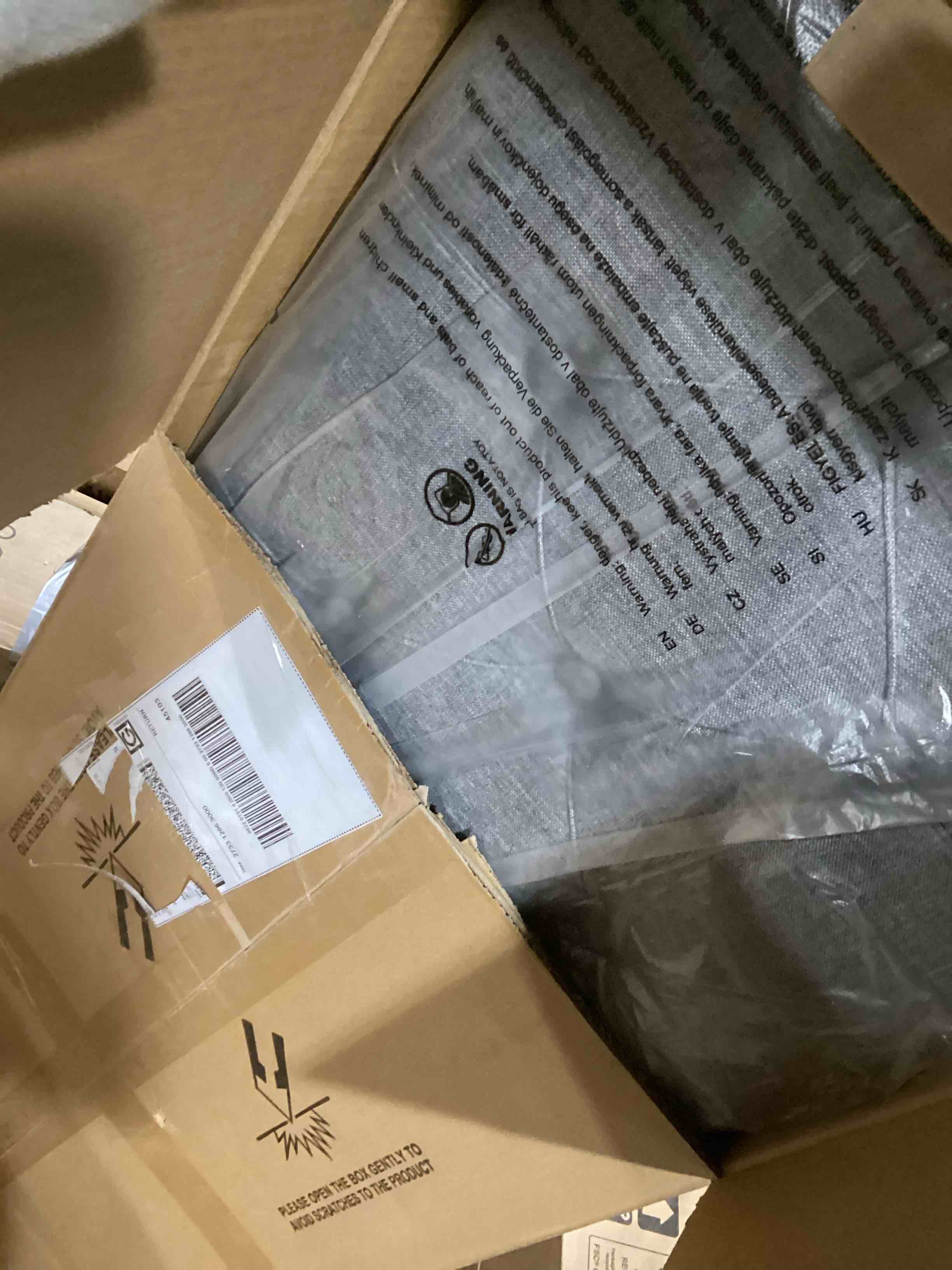 https://s3.amazonaws.com/lotting-images-prod/bidfta/RED6072950_1713887674854.jpeg