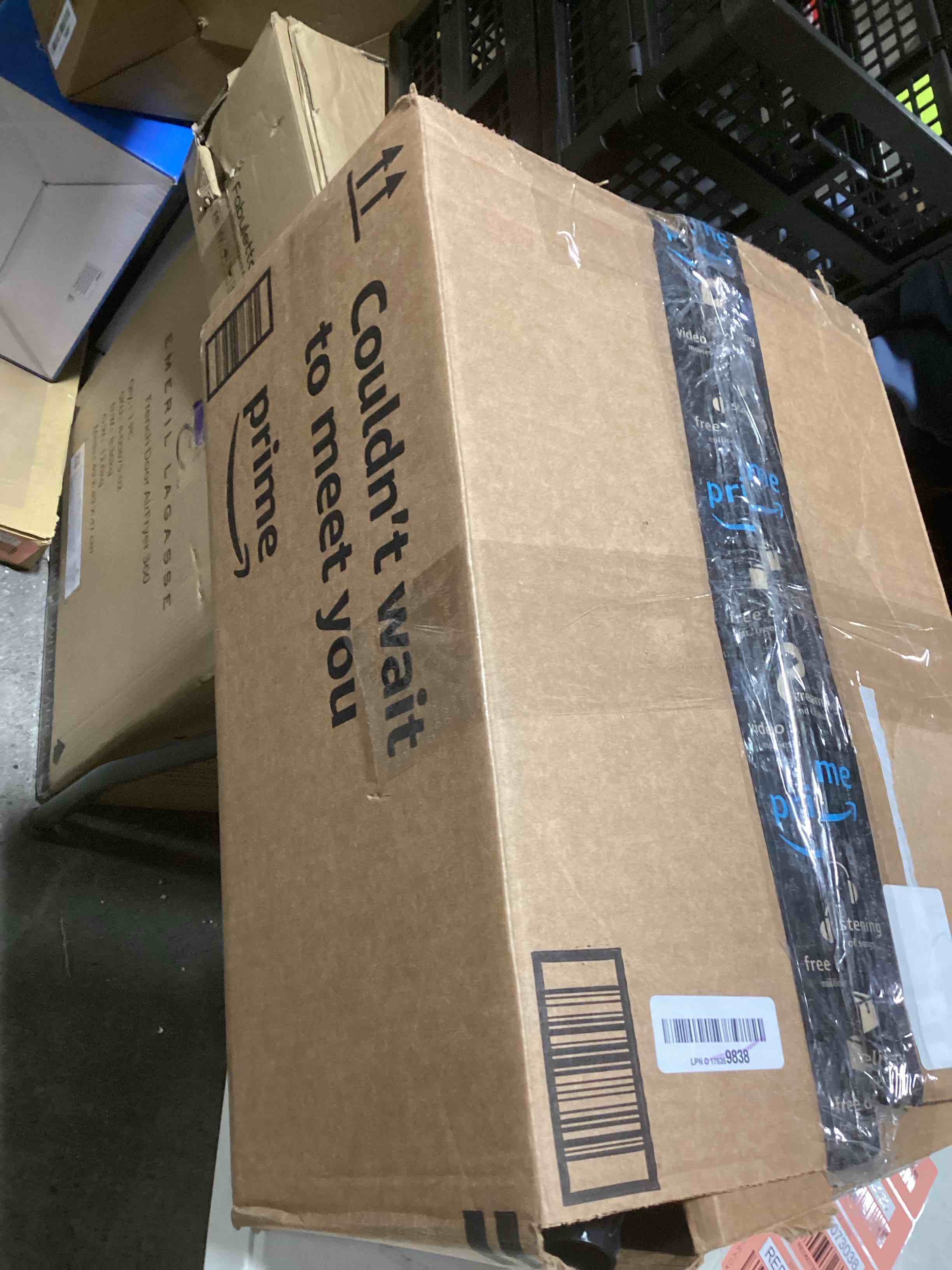 https://s3.amazonaws.com/lotting-images-prod/bidfta/RED6073033_1713989804419.jpeg