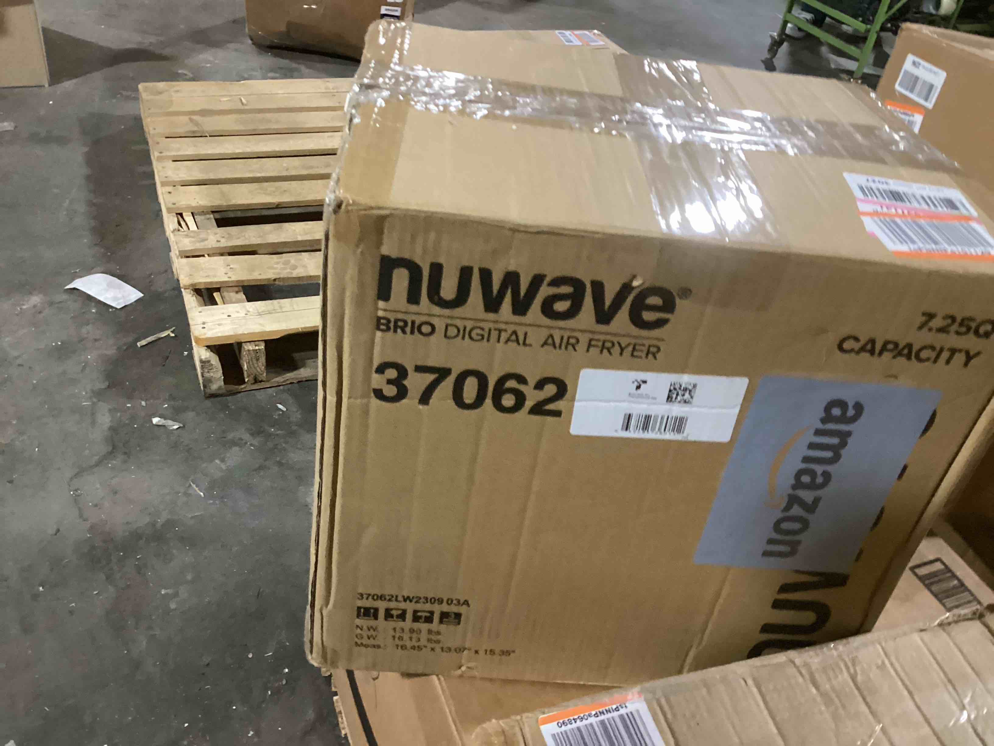 https://s3.amazonaws.com/lotting-images-prod/bidfta/RED6073140_1714075840016.jpeg