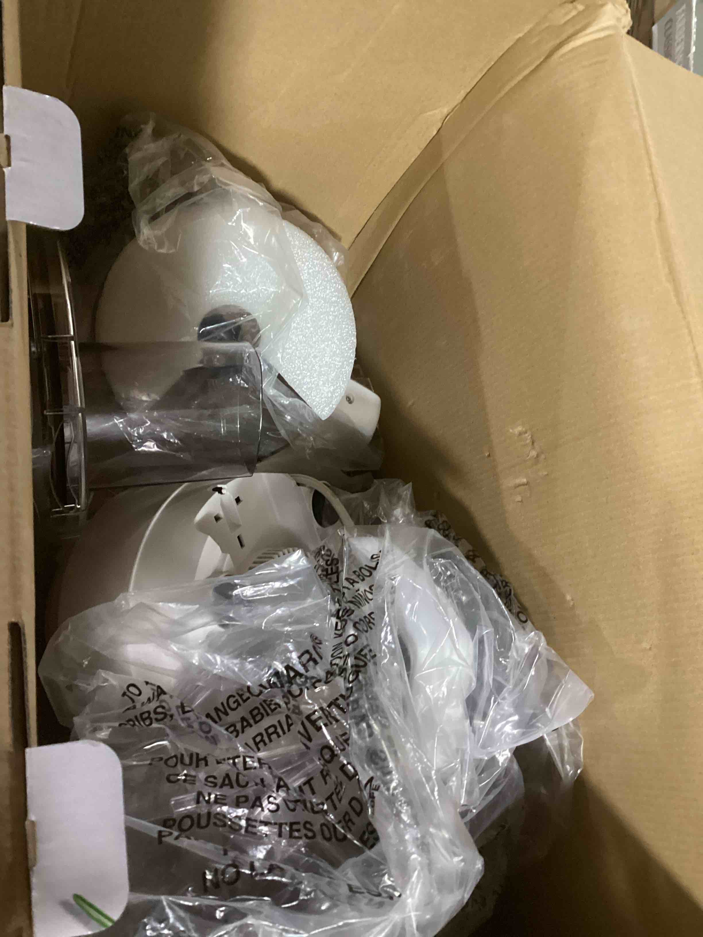 https://s3.amazonaws.com/lotting-images-prod/bidfta/RED6073153_1714133320697.jpeg