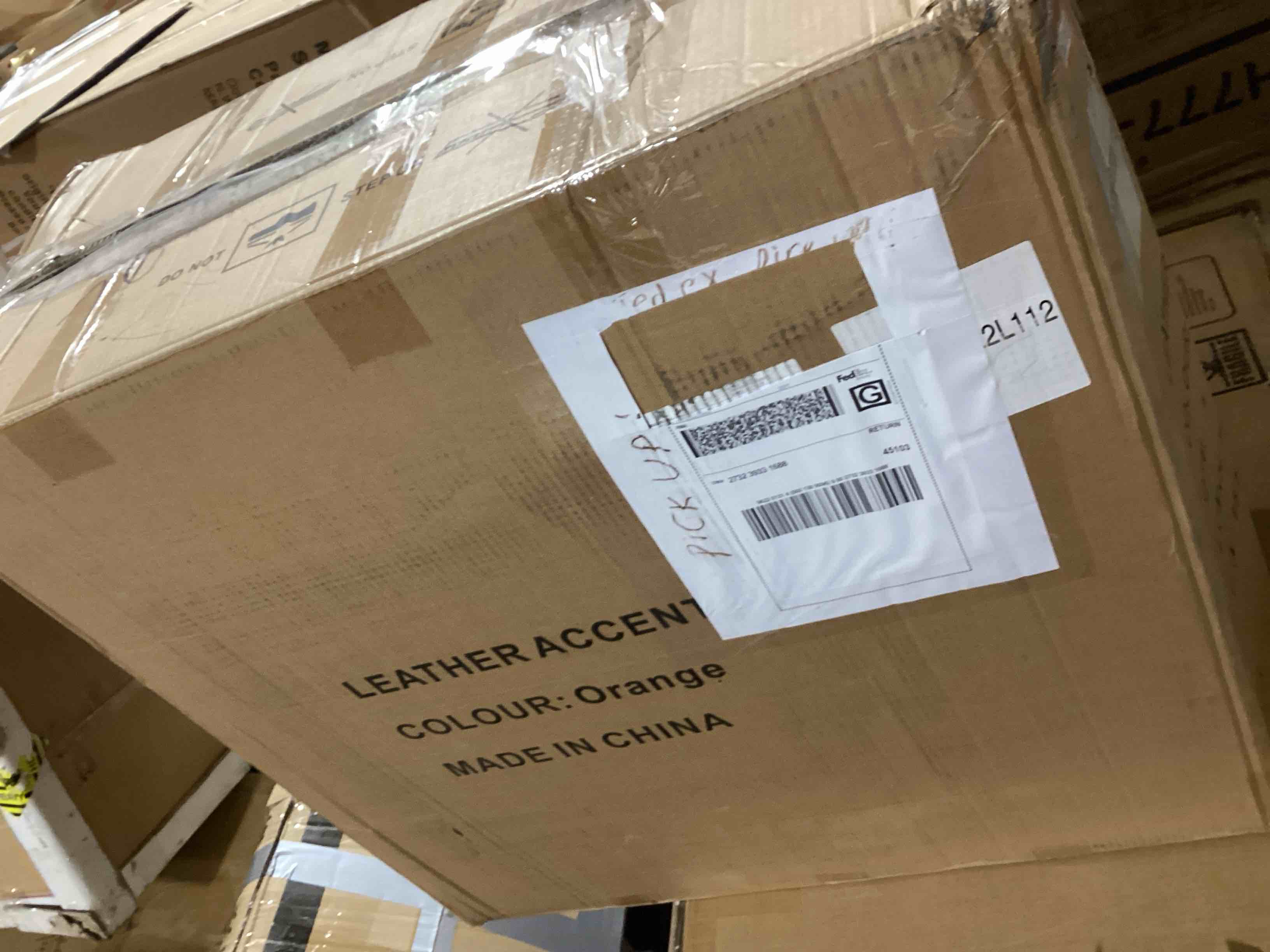 https://s3.amazonaws.com/lotting-images-prod/bidfta/RED6073340_1714562353662.jpeg