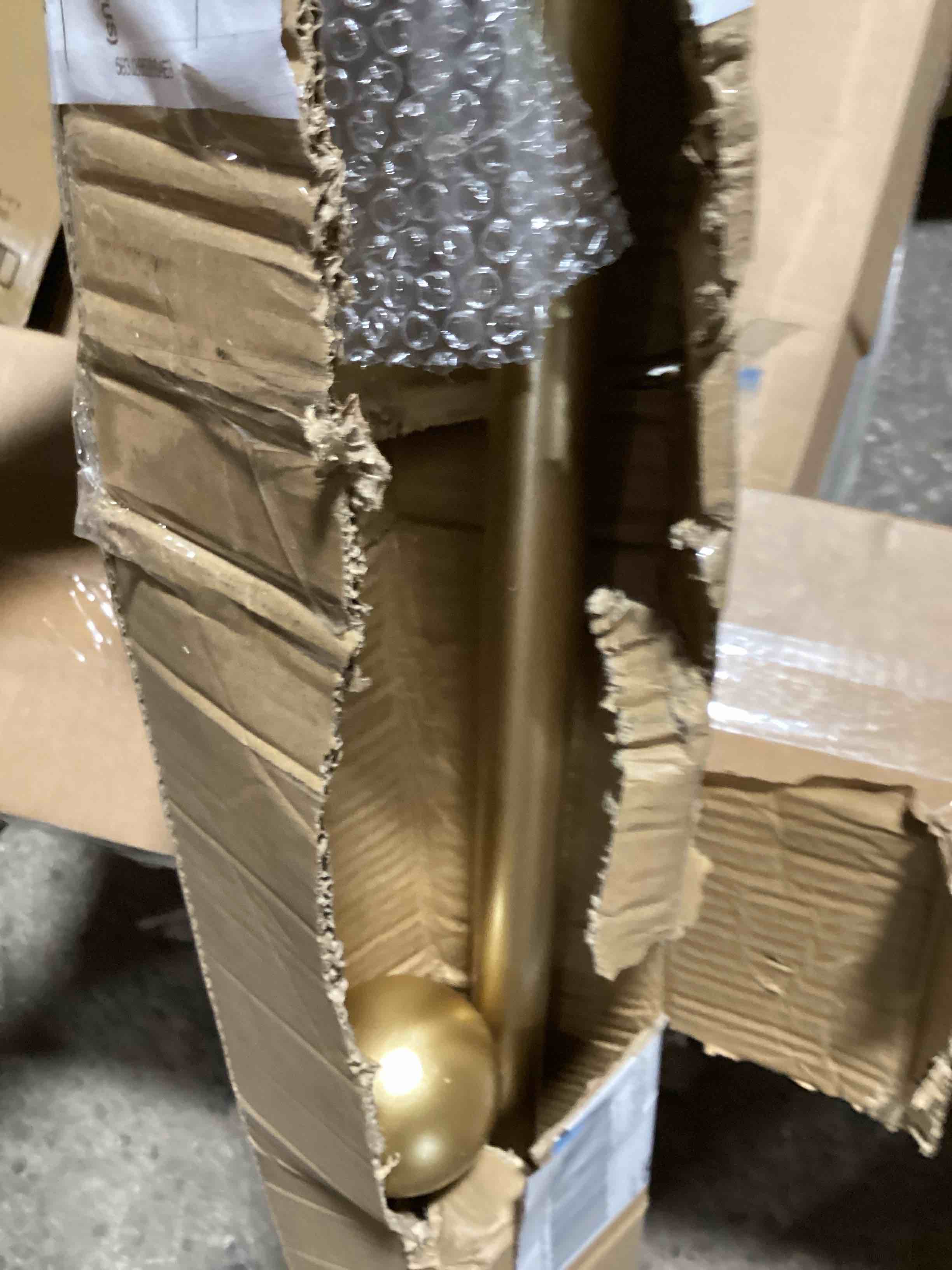 https://s3.amazonaws.com/lotting-images-prod/bidfta/RED6074137_1711479180862.jpeg