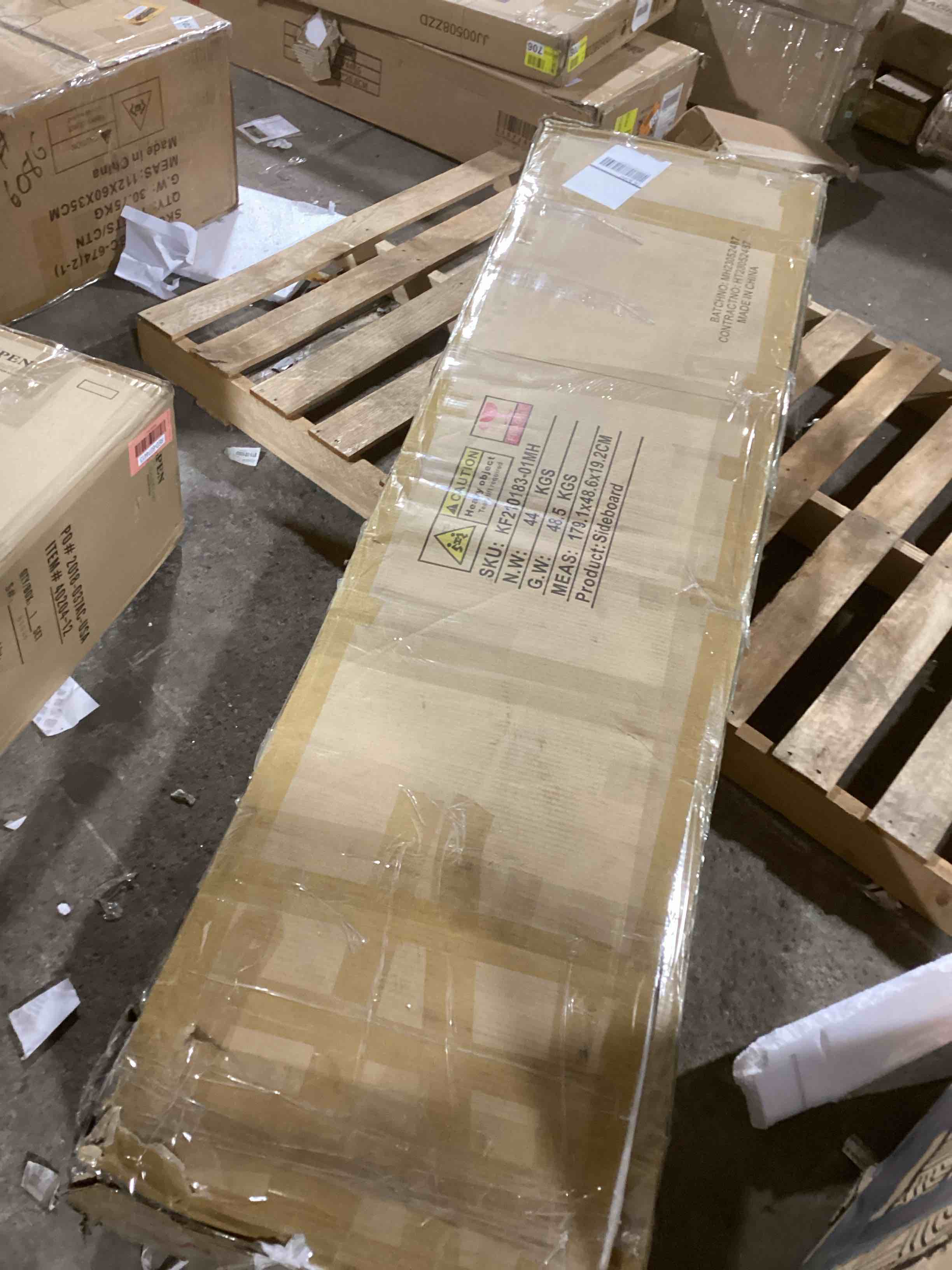 https://s3.amazonaws.com/lotting-images-prod/bidfta/RED6074443_1711560718329.jpeg