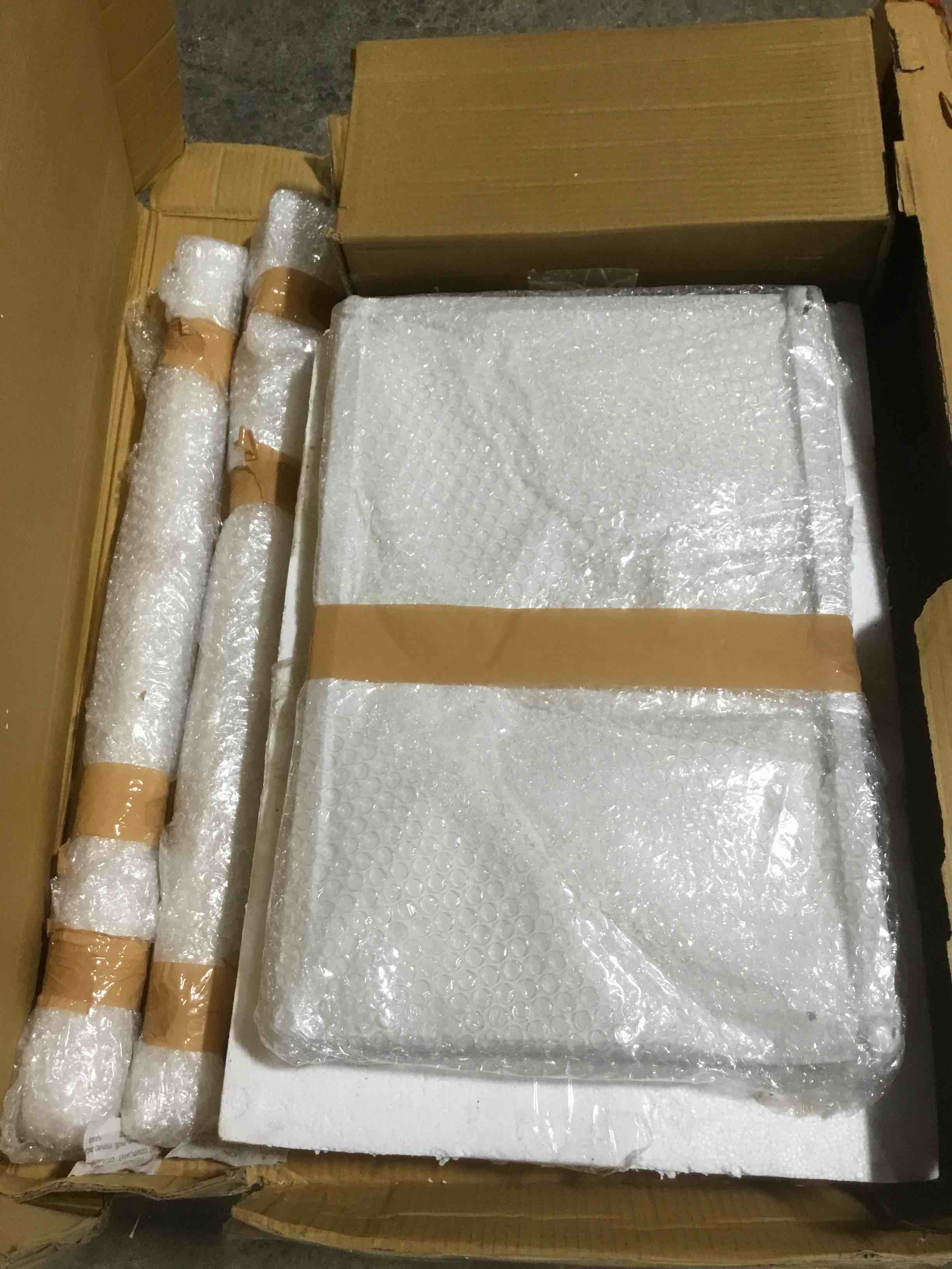 https://s3.amazonaws.com/lotting-images-prod/bidfta/RED6074484_1711553342414.jpeg