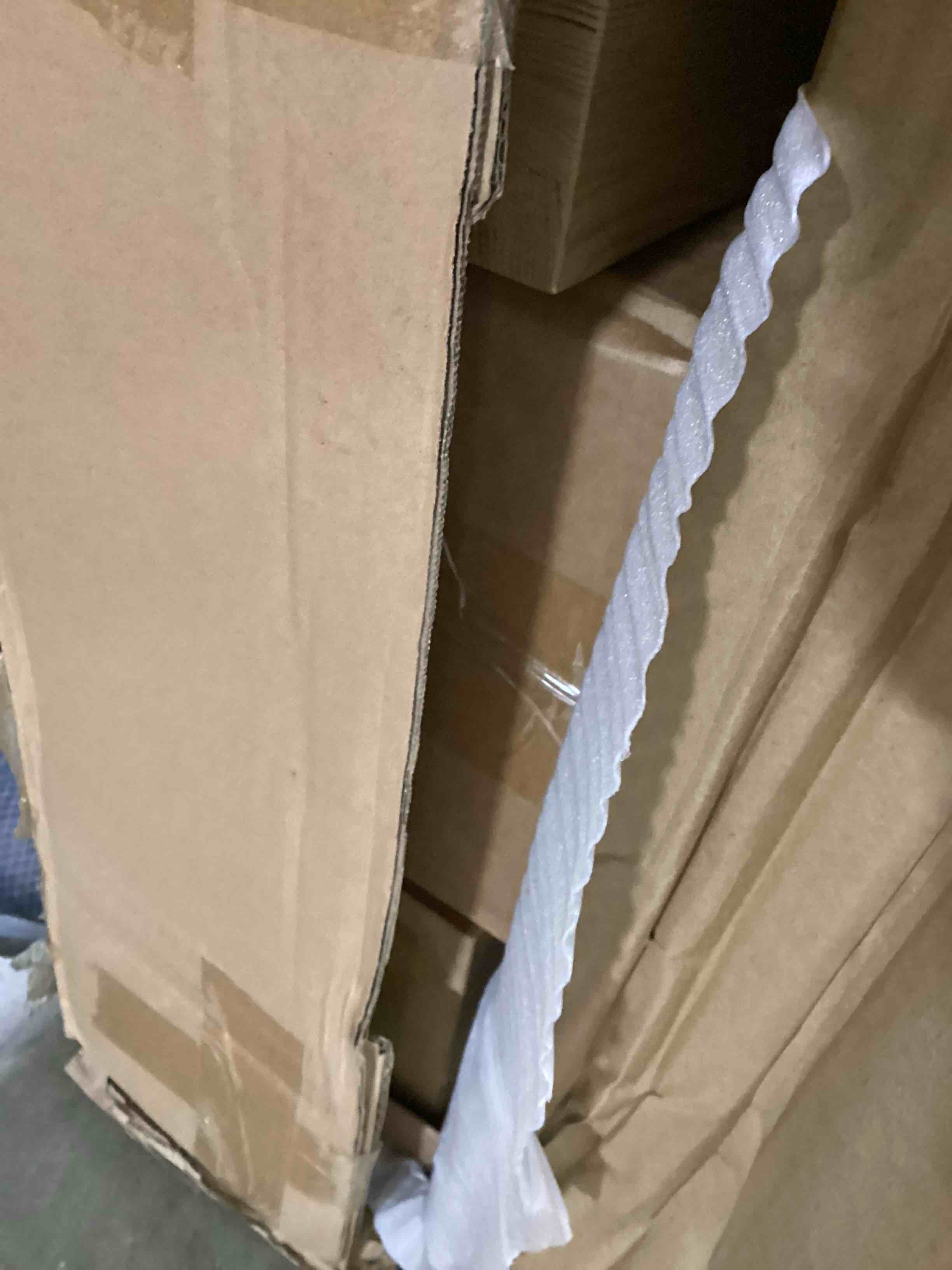 https://s3.amazonaws.com/lotting-images-prod/bidfta/RED6074679_1716914925806.jpeg