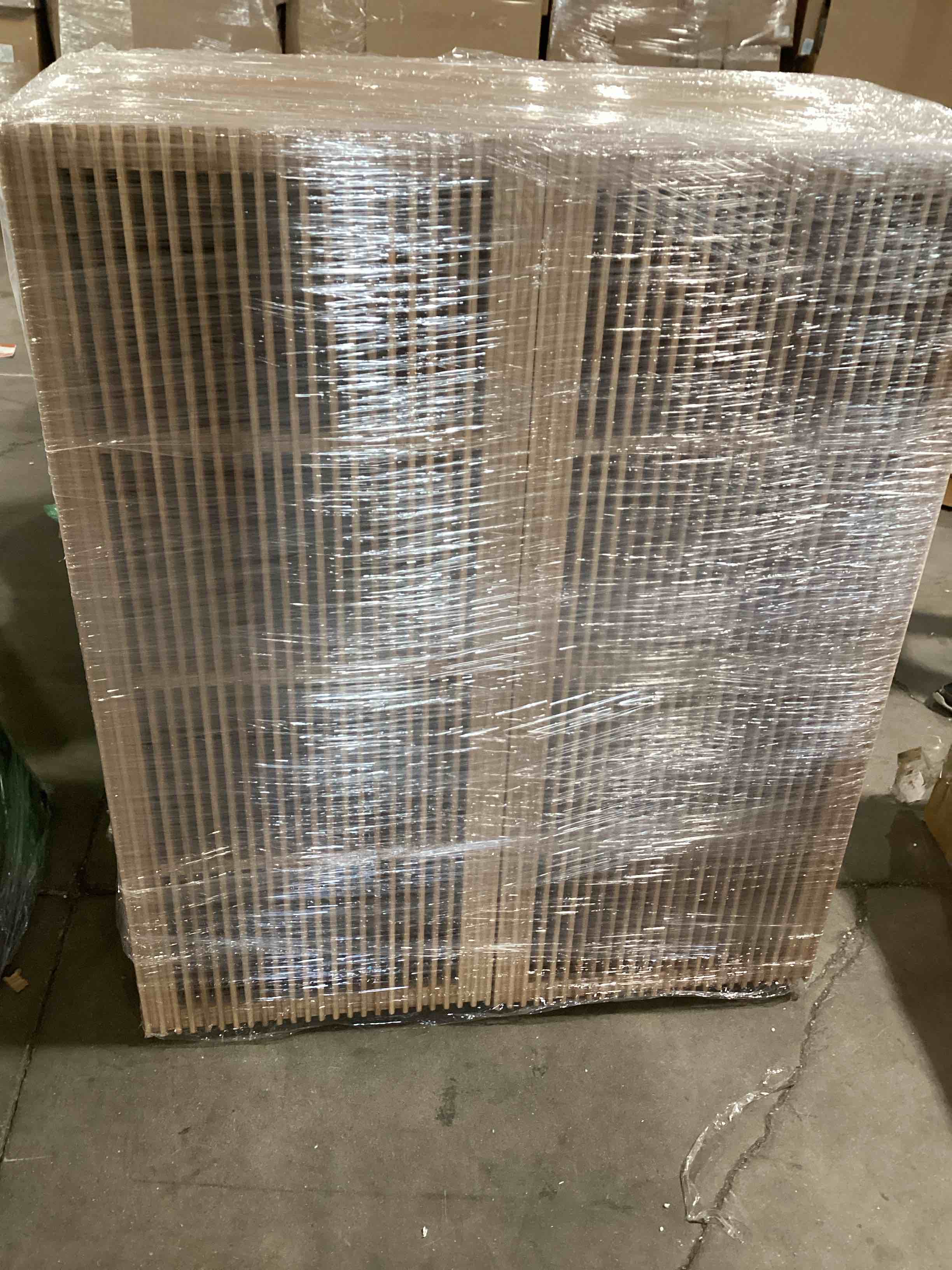 https://s3.amazonaws.com/lotting-images-prod/bidfta/RED6074920_1717013526326.jpeg
