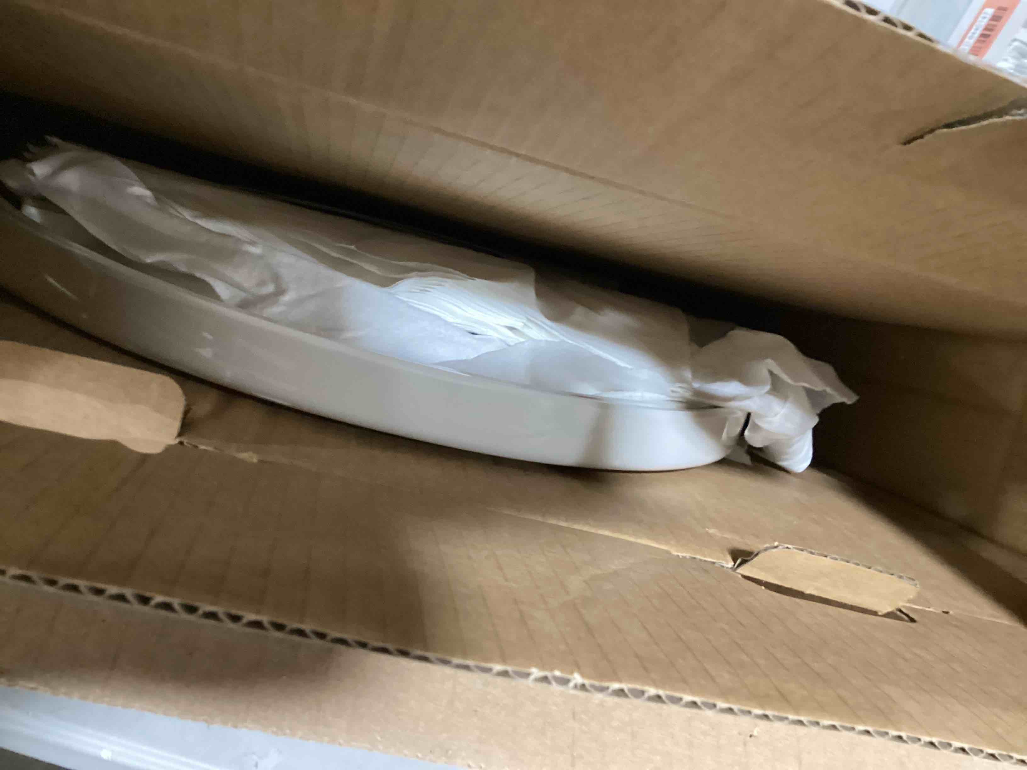 https://s3.amazonaws.com/lotting-images-prod/bidfta/RED6075132_1717186324227.jpeg