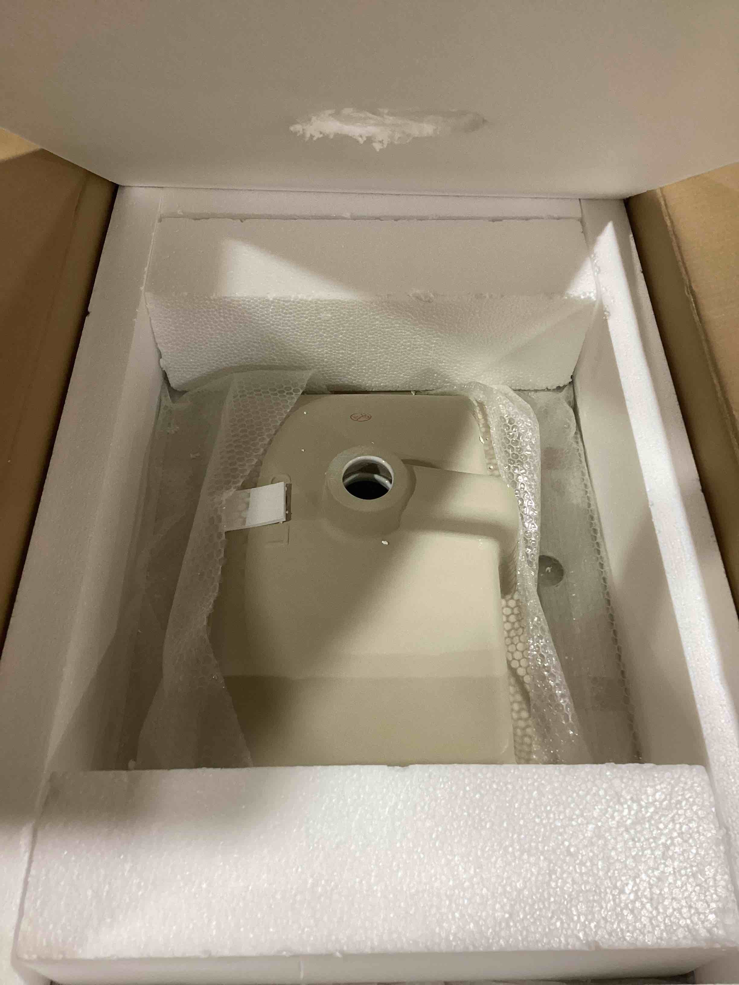 https://s3.amazonaws.com/lotting-images-prod/bidfta/RED6075232_1717428616739.jpeg
