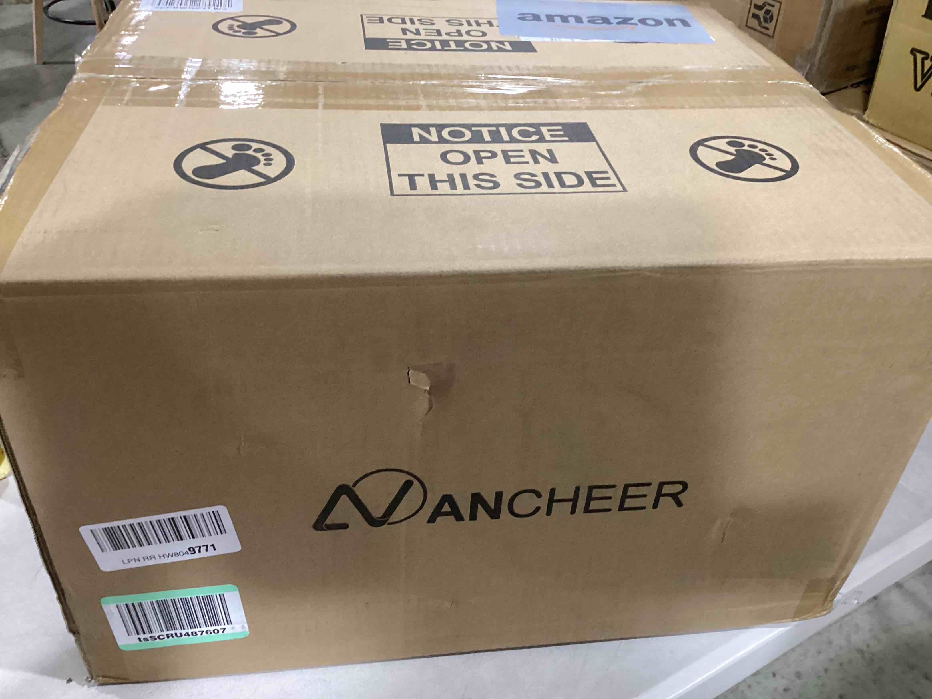 https://s3.amazonaws.com/lotting-images-prod/bidfta/RED6075258_1717435066440.jpeg