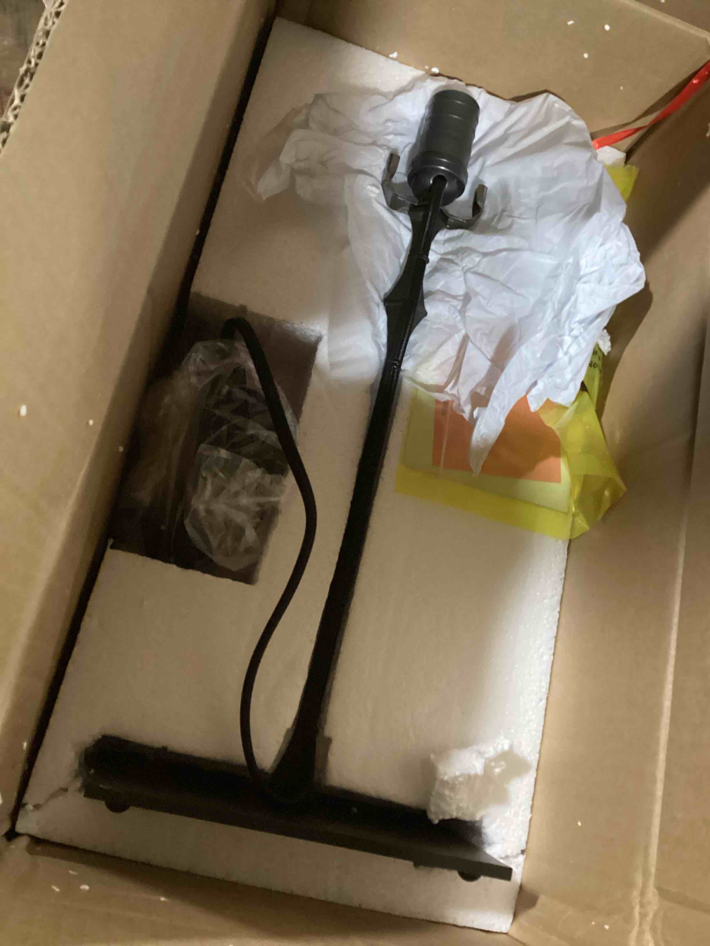 https://s3.amazonaws.com/lotting-images-prod/bidfta/RED6076424_1713969956062.jpeg