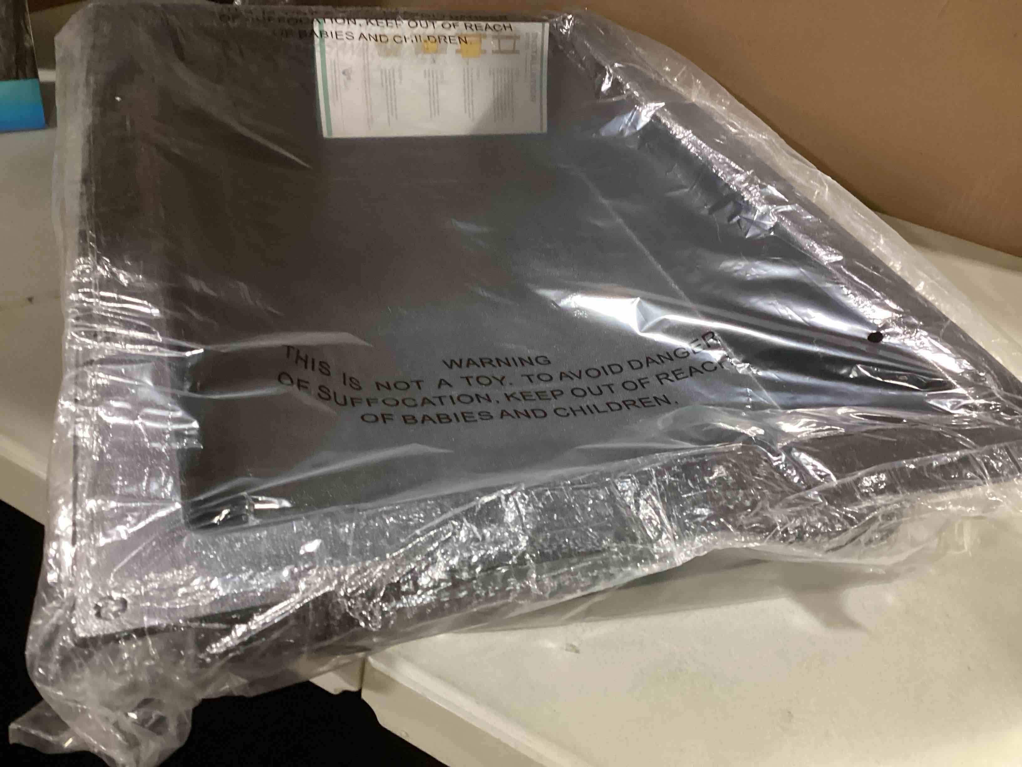 https://s3.amazonaws.com/lotting-images-prod/bidfta/RED6076667_1714144444858.jpeg