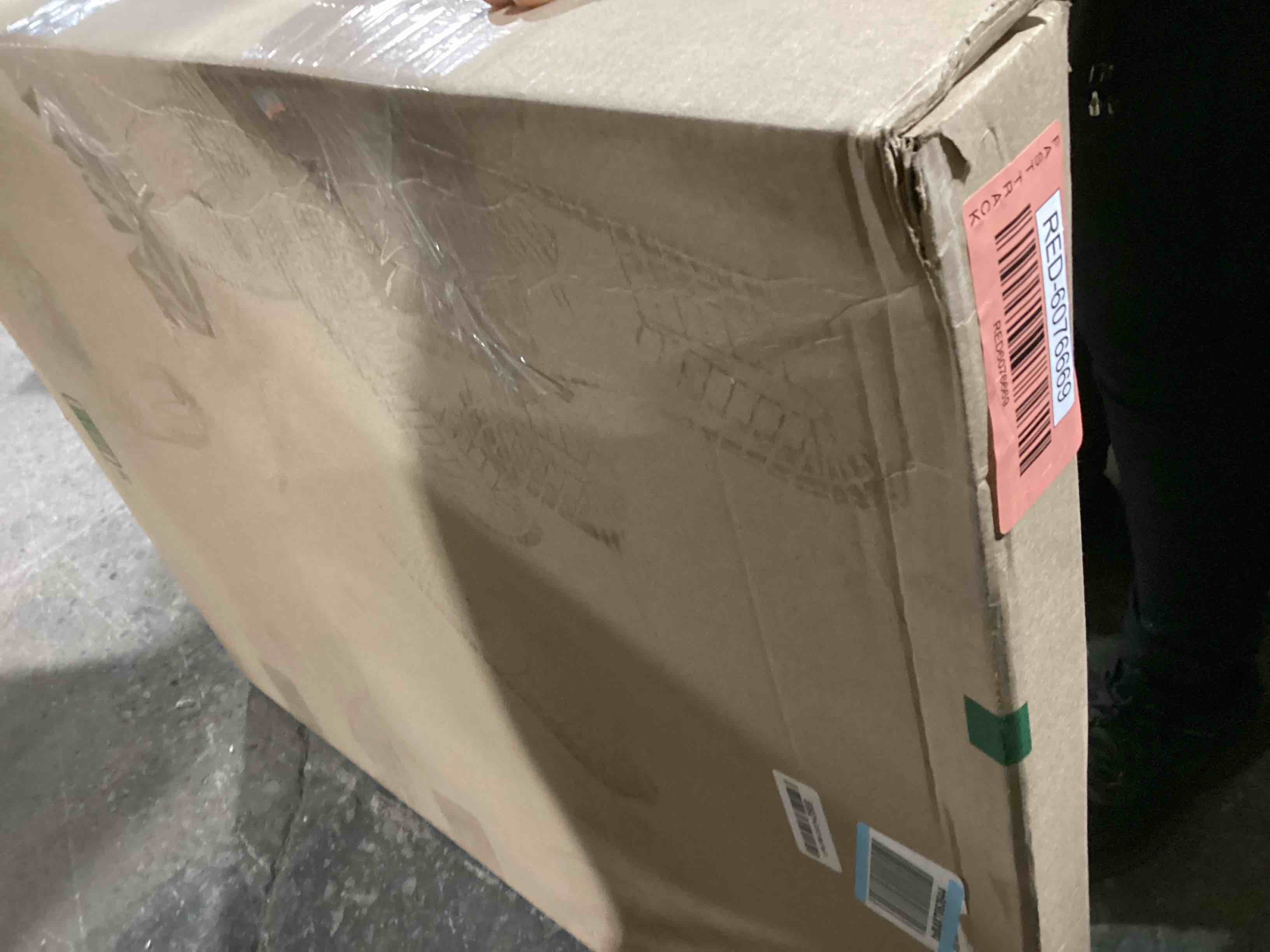 https://s3.amazonaws.com/lotting-images-prod/bidfta/RED6076669_1714144703222.jpeg