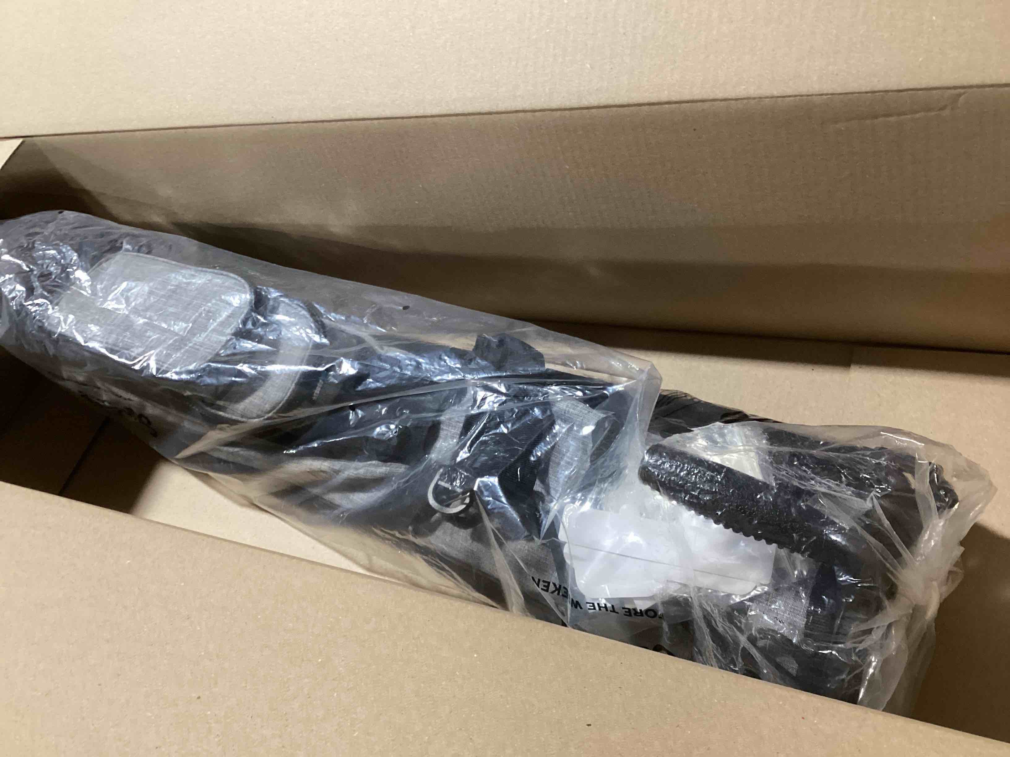 https://s3.amazonaws.com/lotting-images-prod/bidfta/RED6076692_1714152085825.jpeg