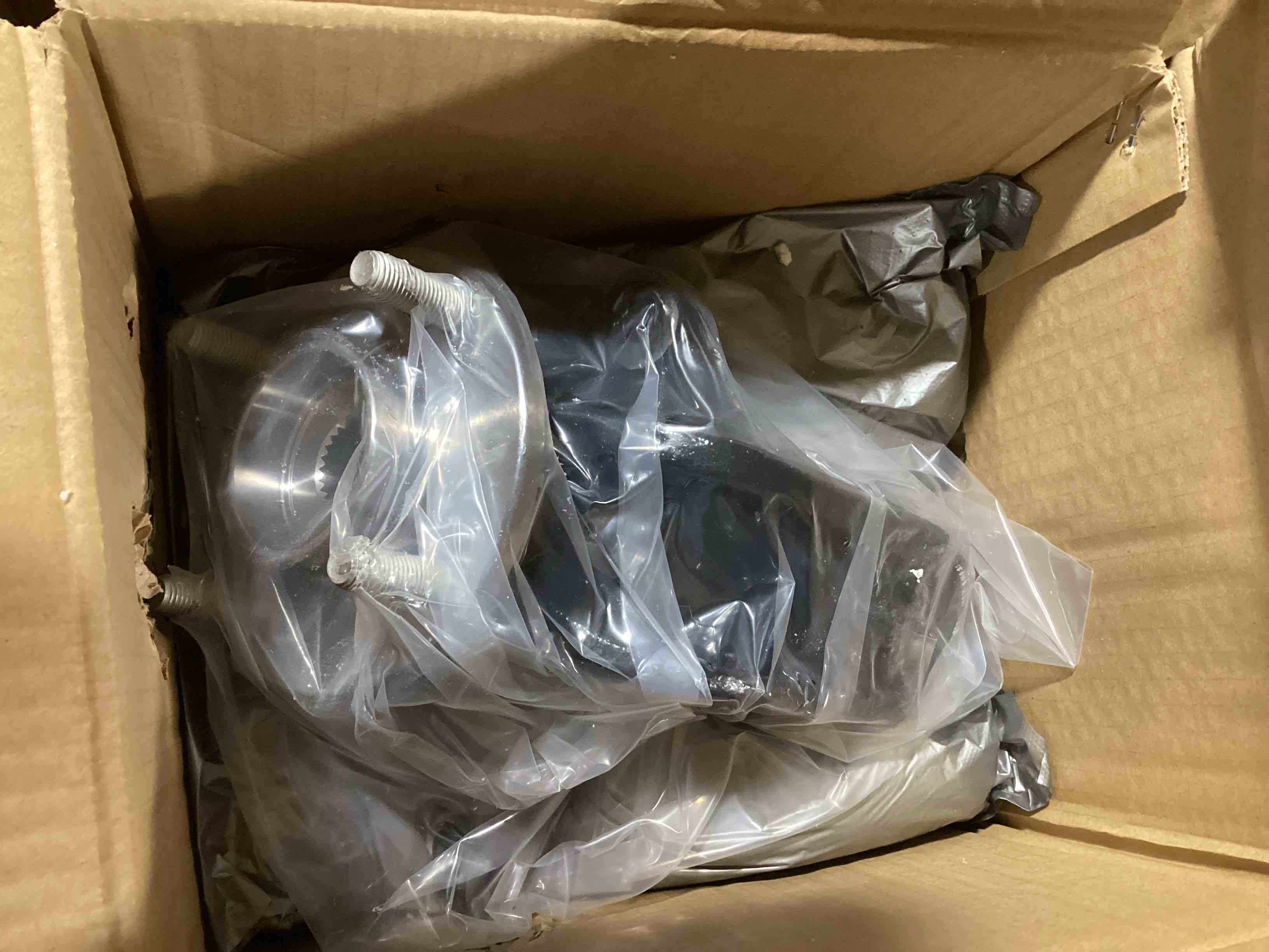 https://s3.amazonaws.com/lotting-images-prod/bidfta/RED6076695_1714152305196.jpeg