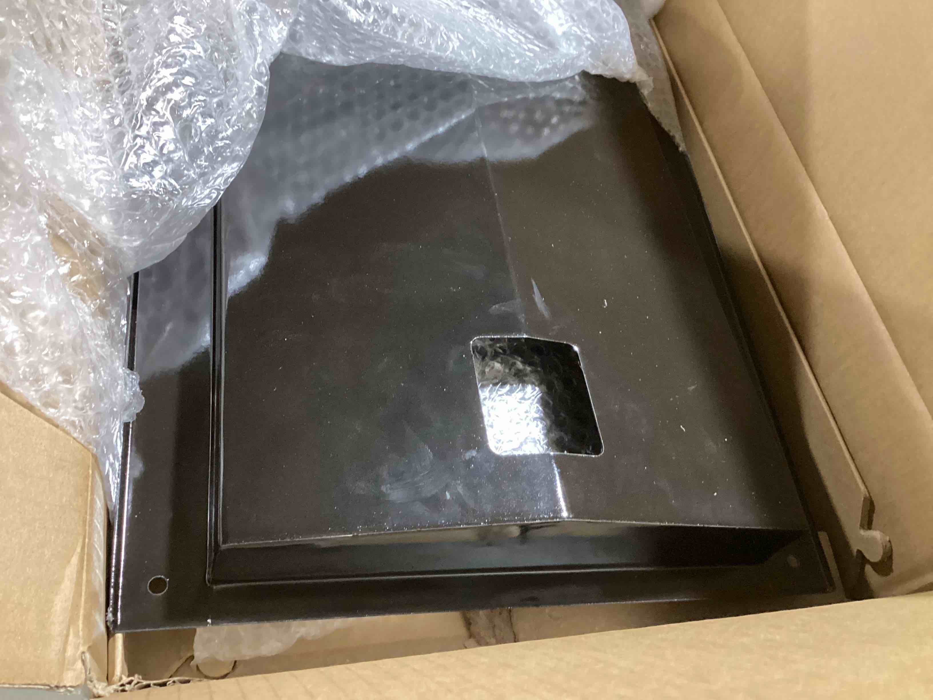 https://s3.amazonaws.com/lotting-images-prod/bidfta/RED6076698_1714152985226.jpeg