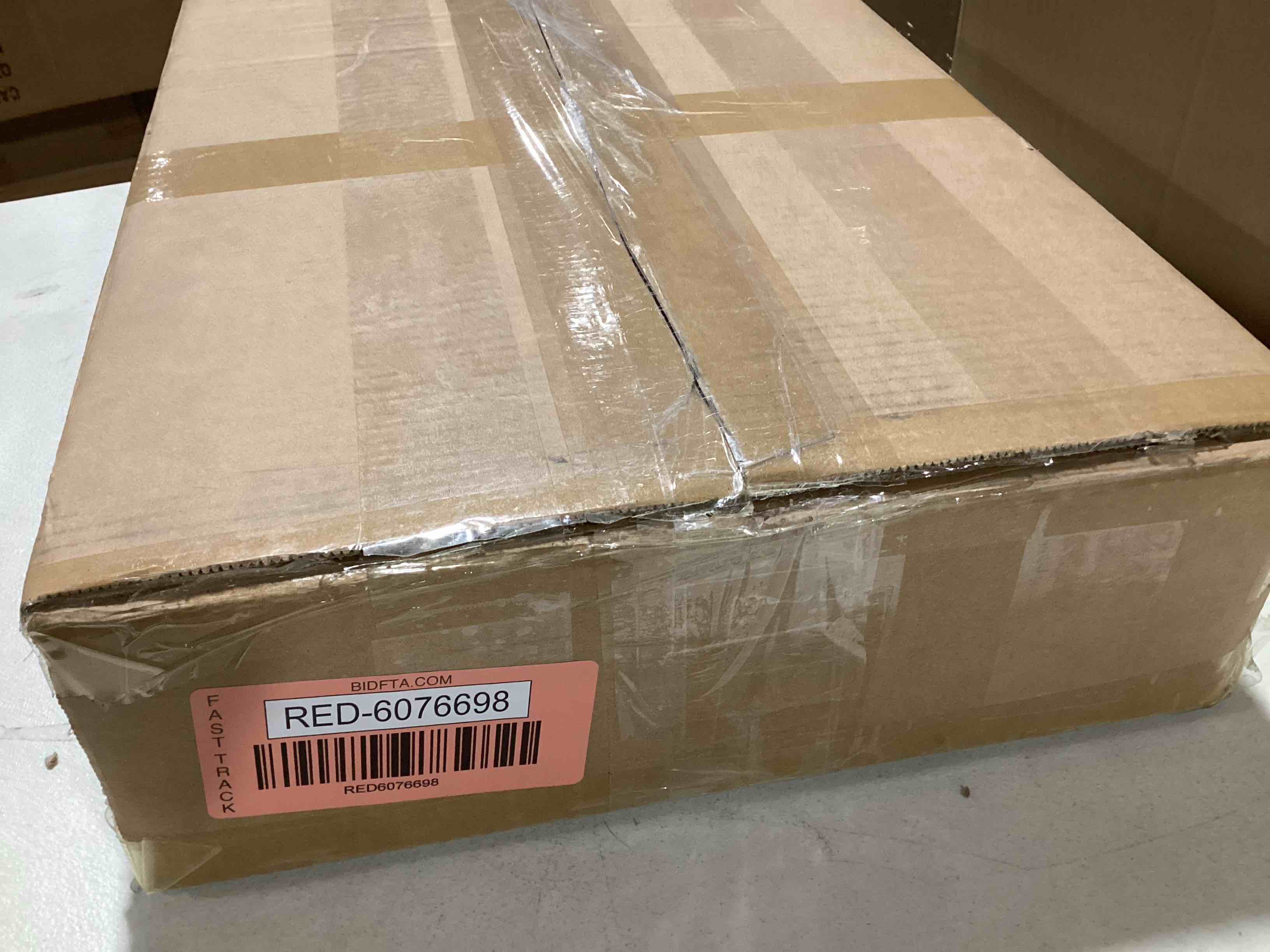 https://s3.amazonaws.com/lotting-images-prod/bidfta/RED6076698_1714153010654.jpeg