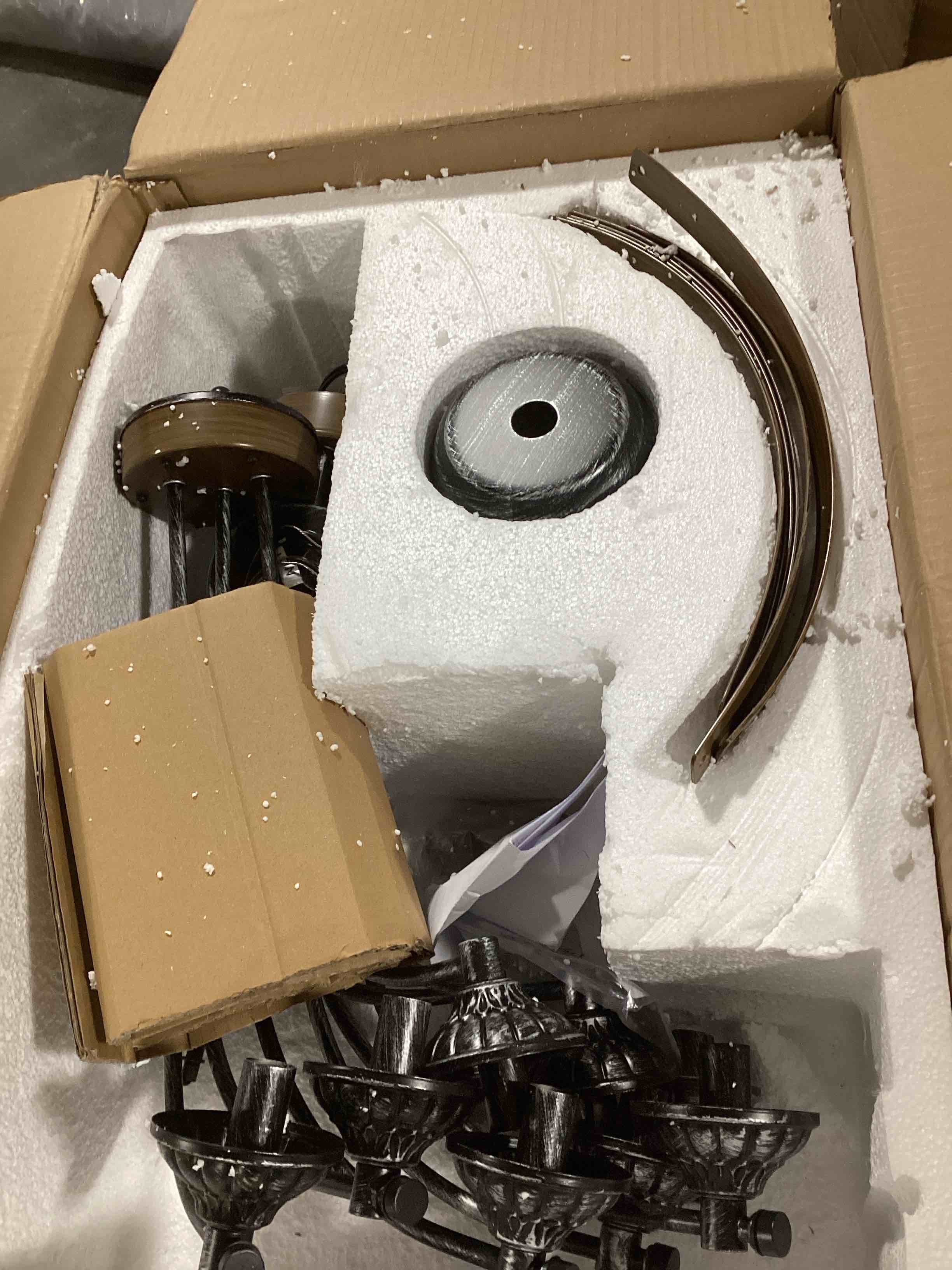 https://s3.amazonaws.com/lotting-images-prod/bidfta/RED6076725_1714158925344.jpeg