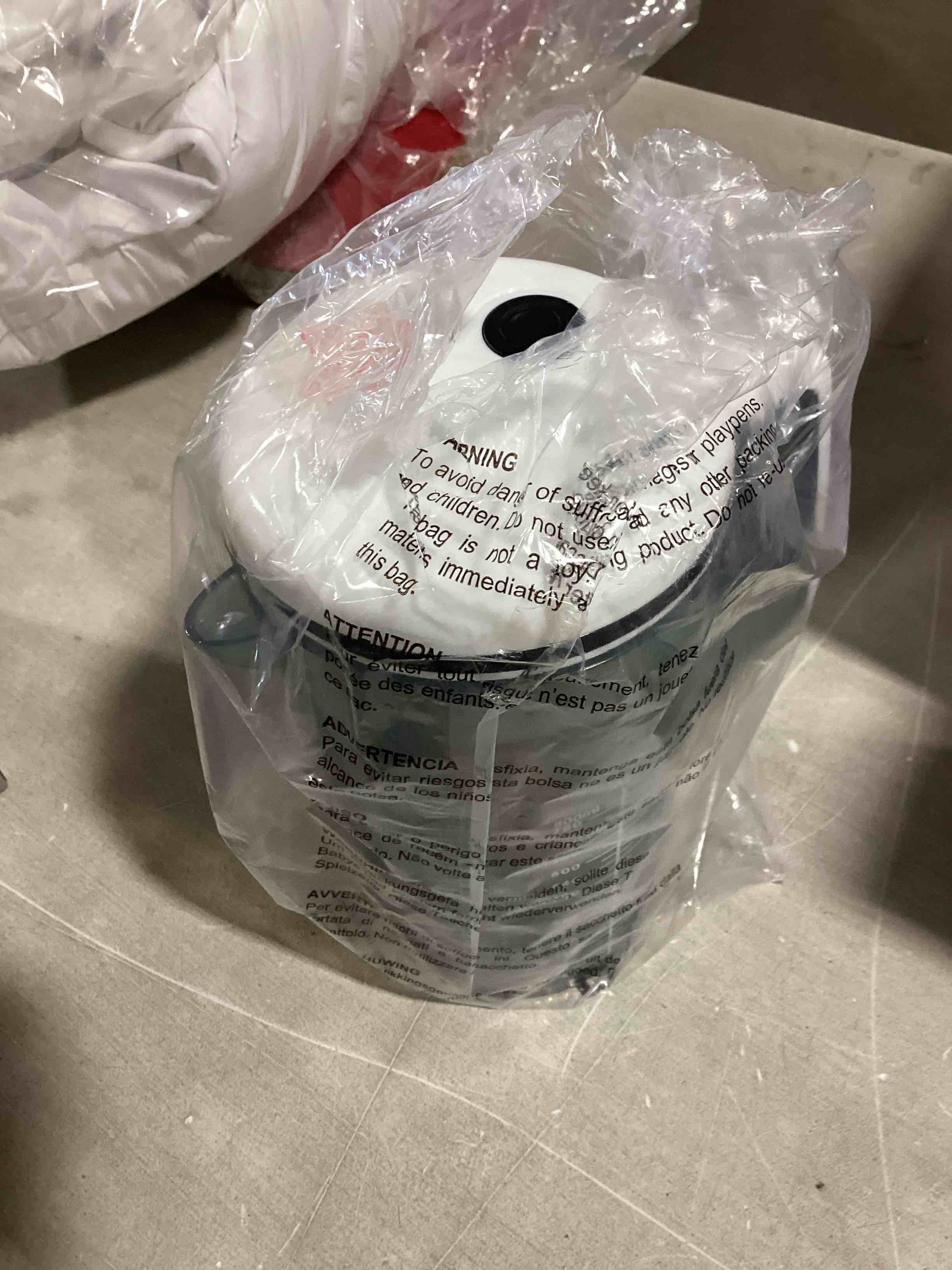 https://s3.amazonaws.com/lotting-images-prod/bidfta/RED6077552_1711739178360.jpeg