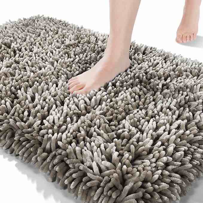 Yimobra Bathroom Rug, Chenille Extra Soft and Absorbent Shaggy Bath Mat, Non Slip, Machine Washable Dry, Plush Floor Carpet for Tub, Shower and Bath Room (31.5 Inches X 19.8 Inches, Light Brown)