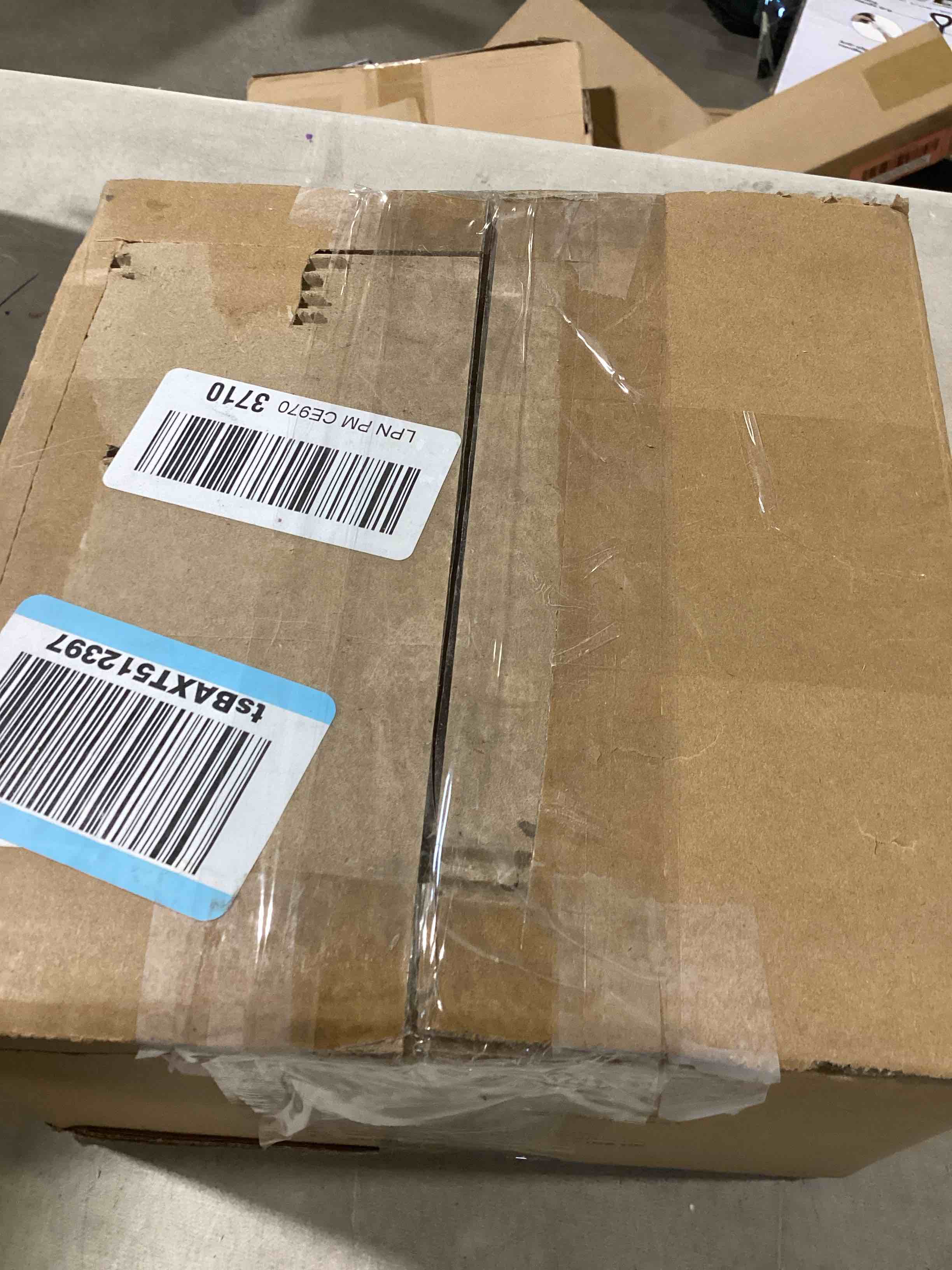 https://s3.amazonaws.com/lotting-images-prod/bidfta/RED6078254_1712583129433.jpeg