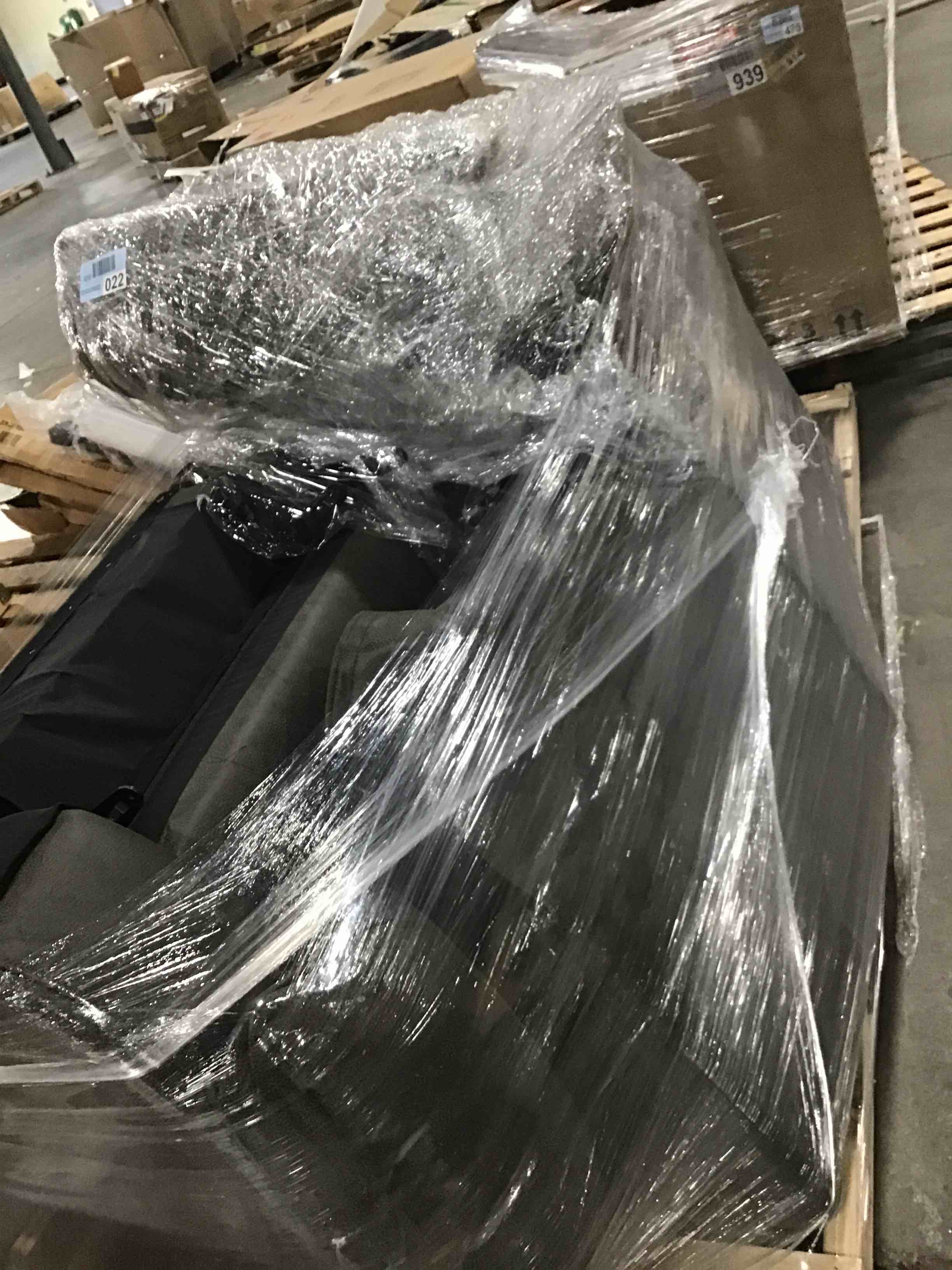 https://s3.amazonaws.com/lotting-images-prod/bidfta/RED6079903_1713800009786.jpeg