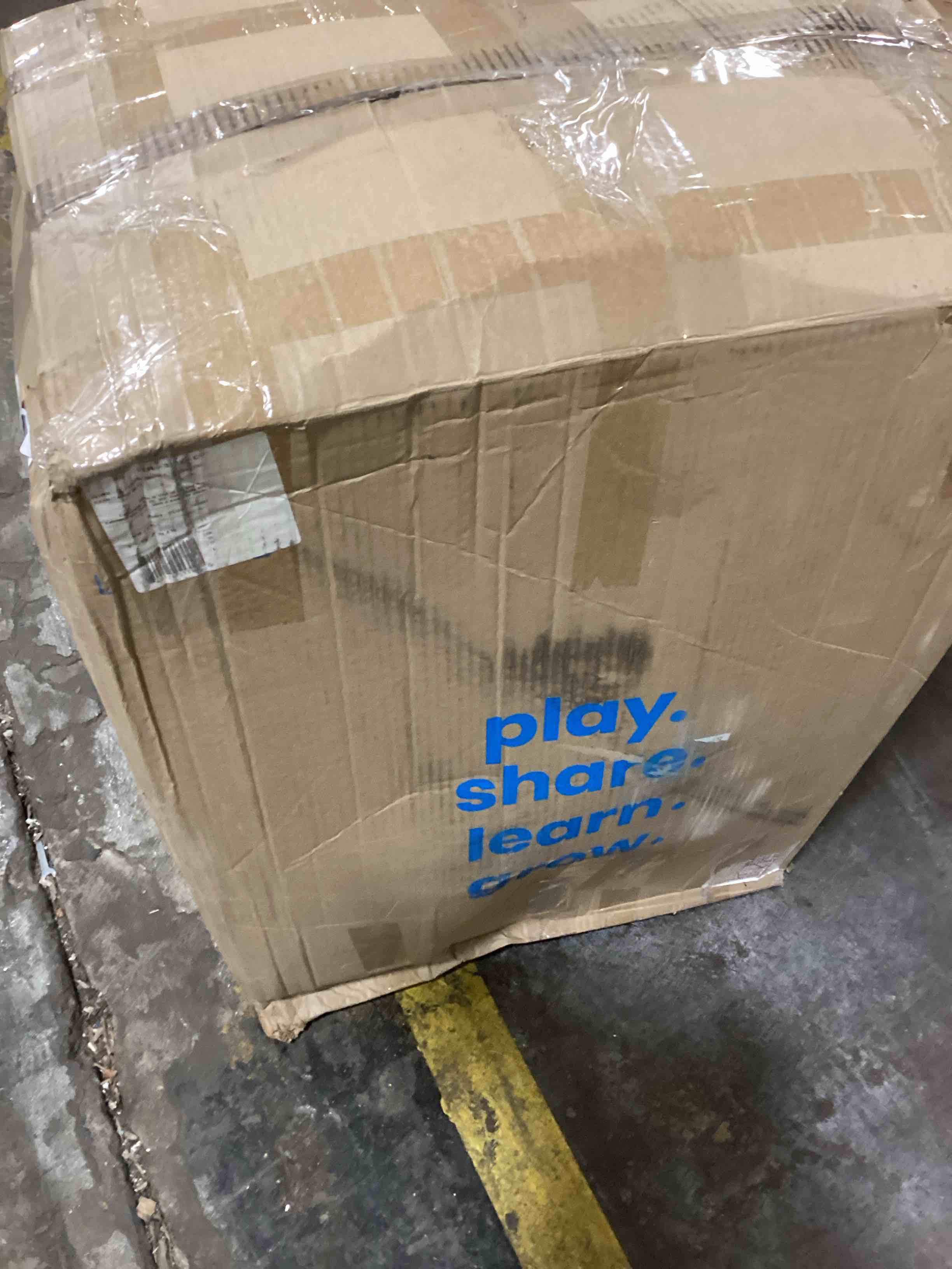 https://s3.amazonaws.com/lotting-images-prod/bidfta/RED6080176_1718050914827.jpeg
