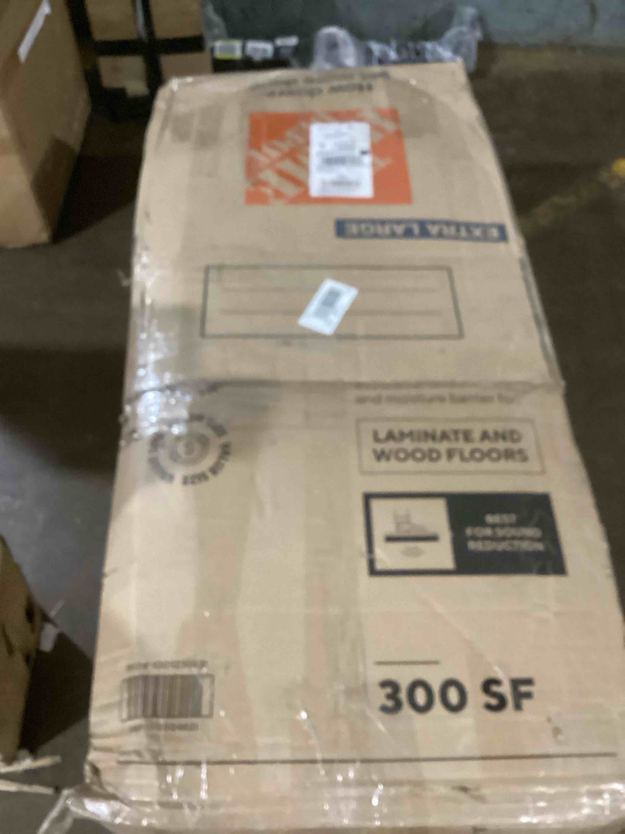 https://s3.amazonaws.com/lotting-images-prod/bidfta/RED6080197_1718117338049.jpeg