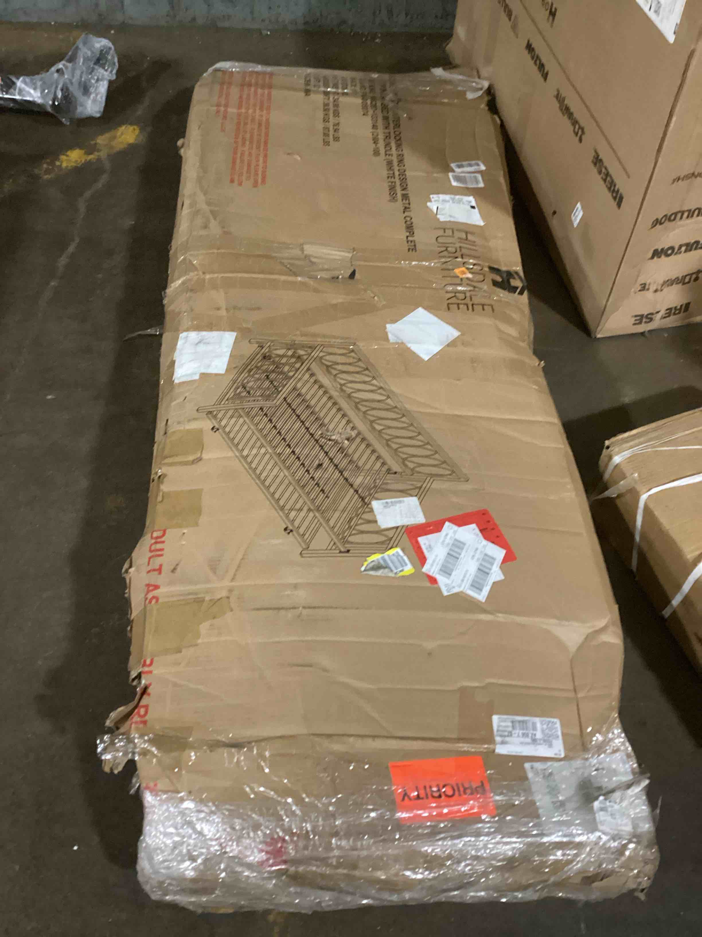 https://s3.amazonaws.com/lotting-images-prod/bidfta/RED6080199_1718117626770.jpeg