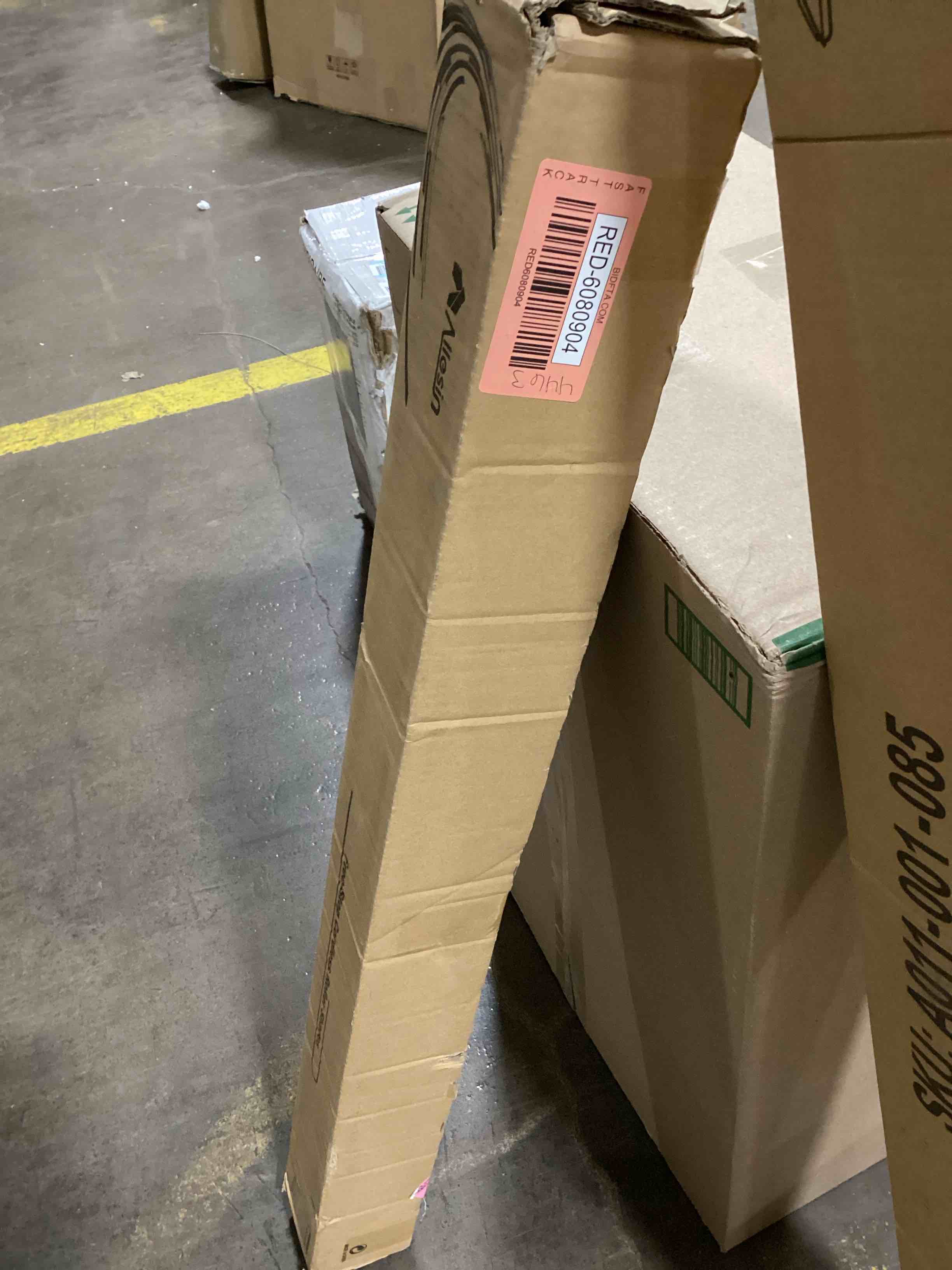 https://s3.amazonaws.com/lotting-images-prod/bidfta/RED6080904_1718203742037.jpeg