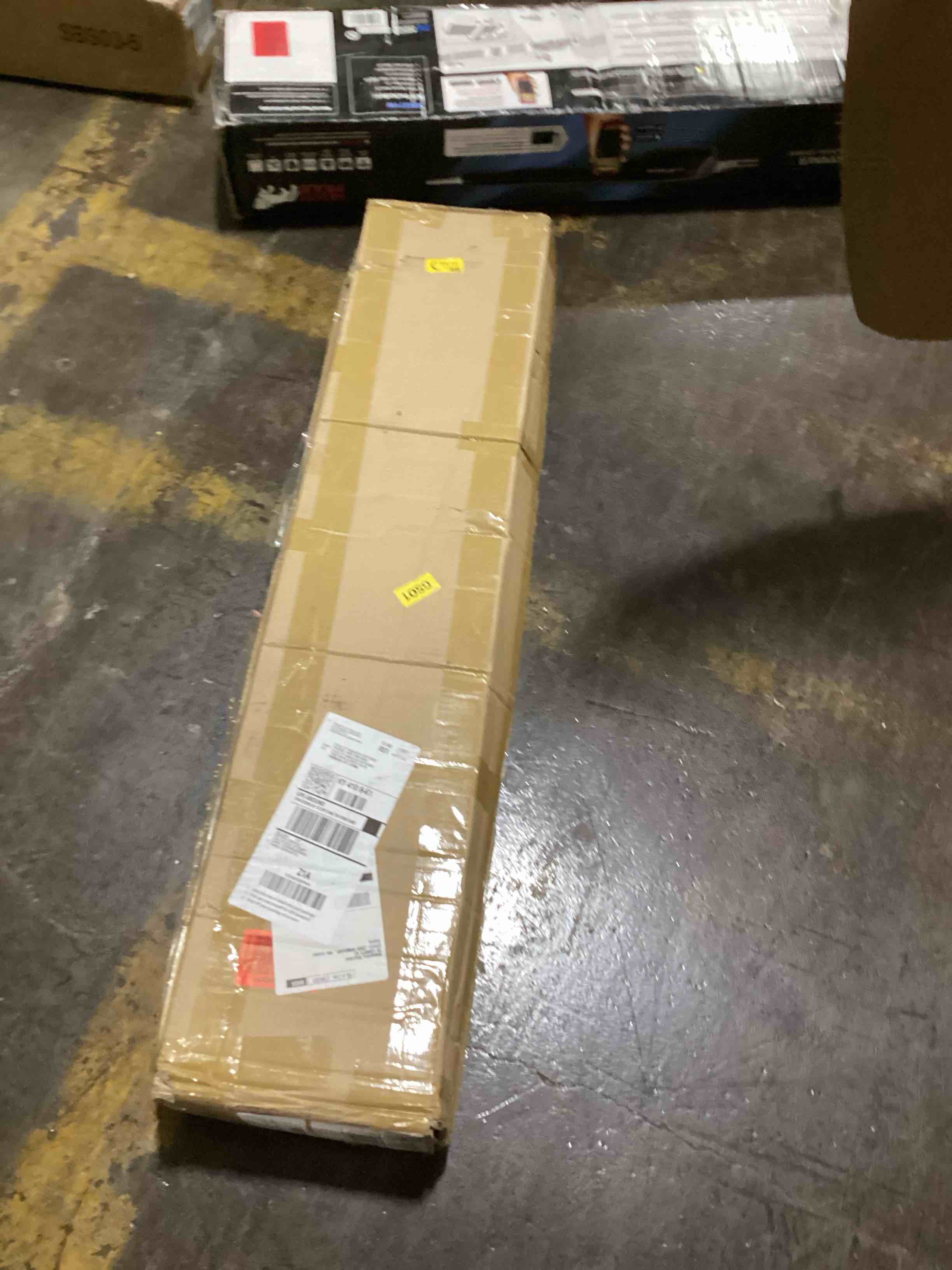 https://s3.amazonaws.com/lotting-images-prod/bidfta/RED6081815_1718720602634.jpeg