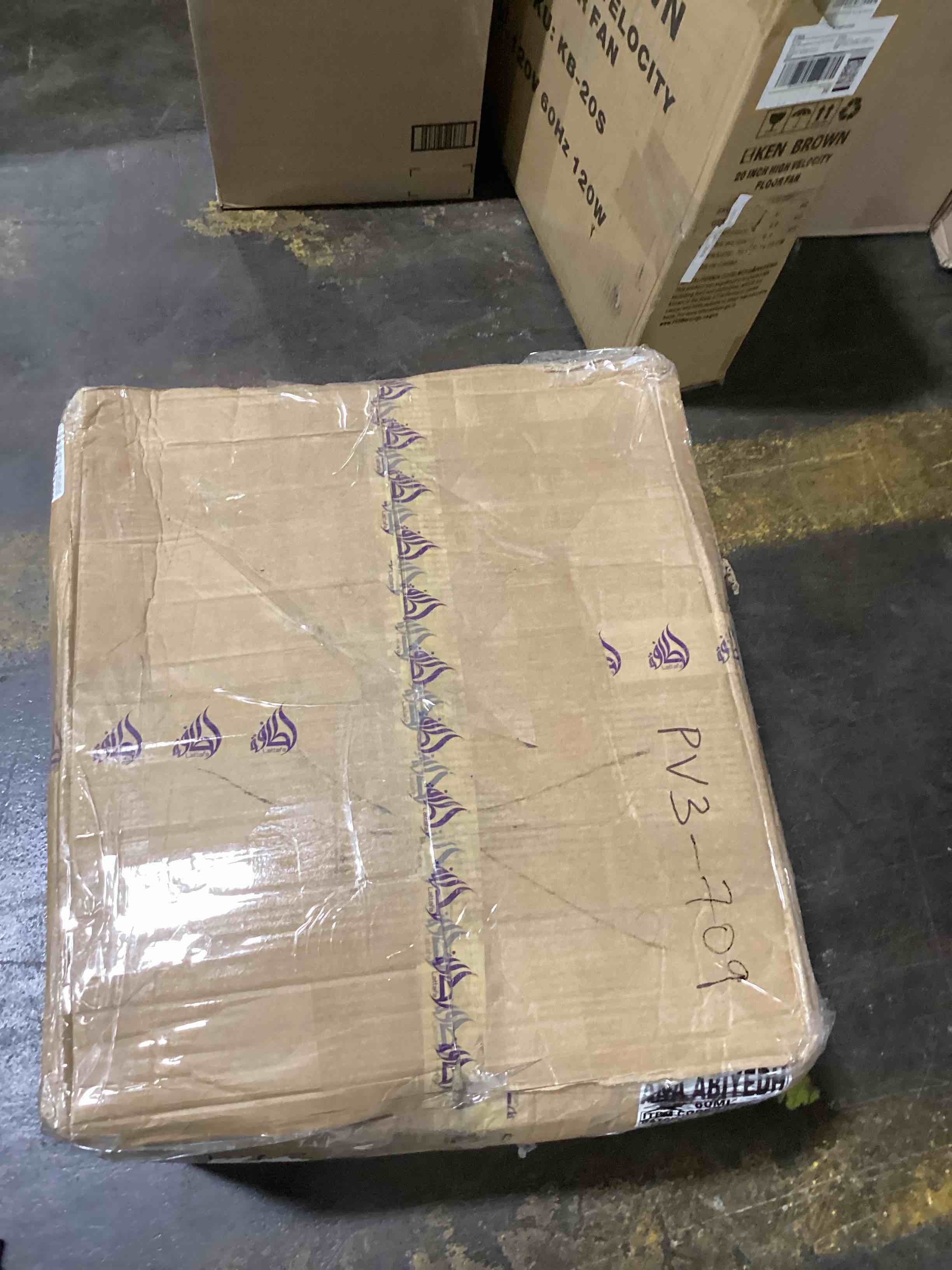 https://s3.amazonaws.com/lotting-images-prod/bidfta/RED6081878_1718725138258.jpeg
