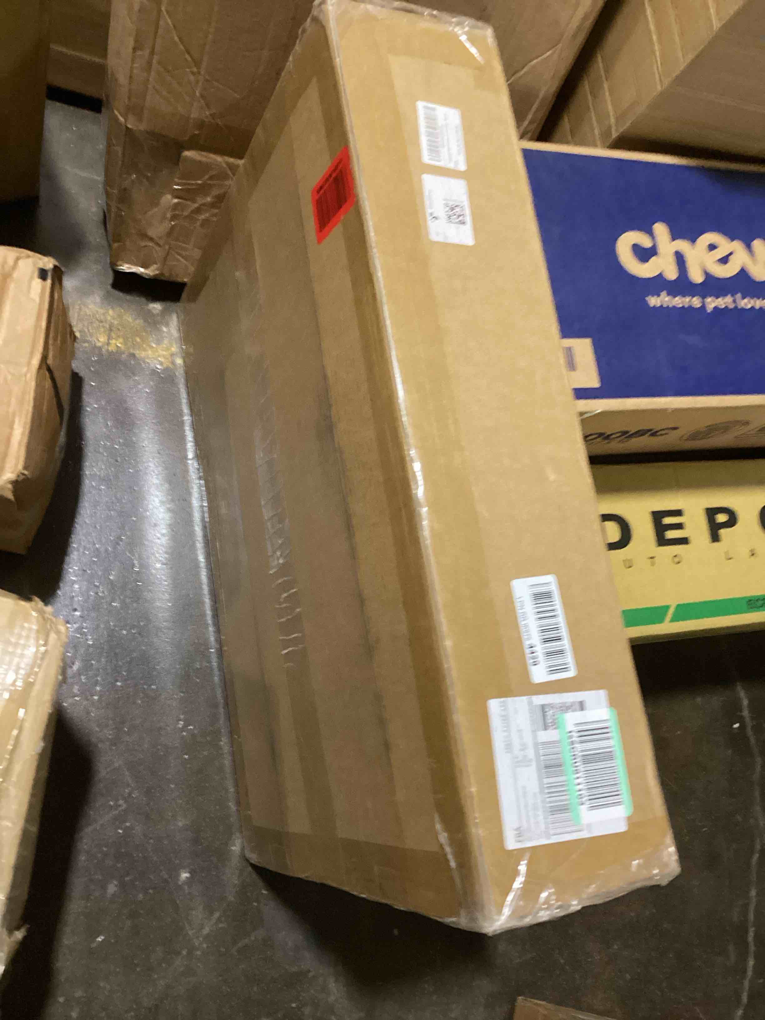 https://s3.amazonaws.com/lotting-images-prod/bidfta/RED6082027_1718737883182.jpeg