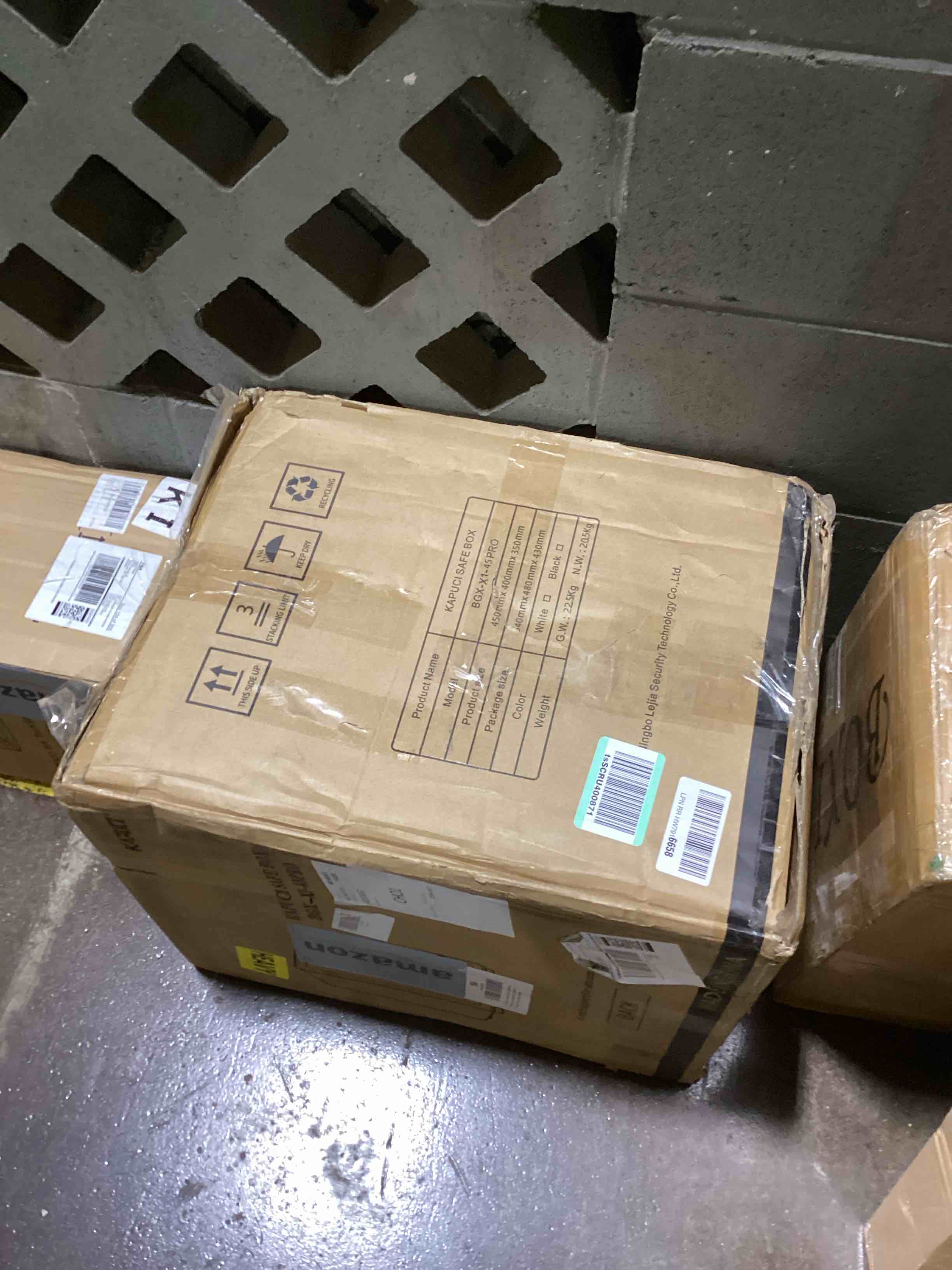 https://s3.amazonaws.com/lotting-images-prod/bidfta/RED6082030_1718738386998.jpeg
