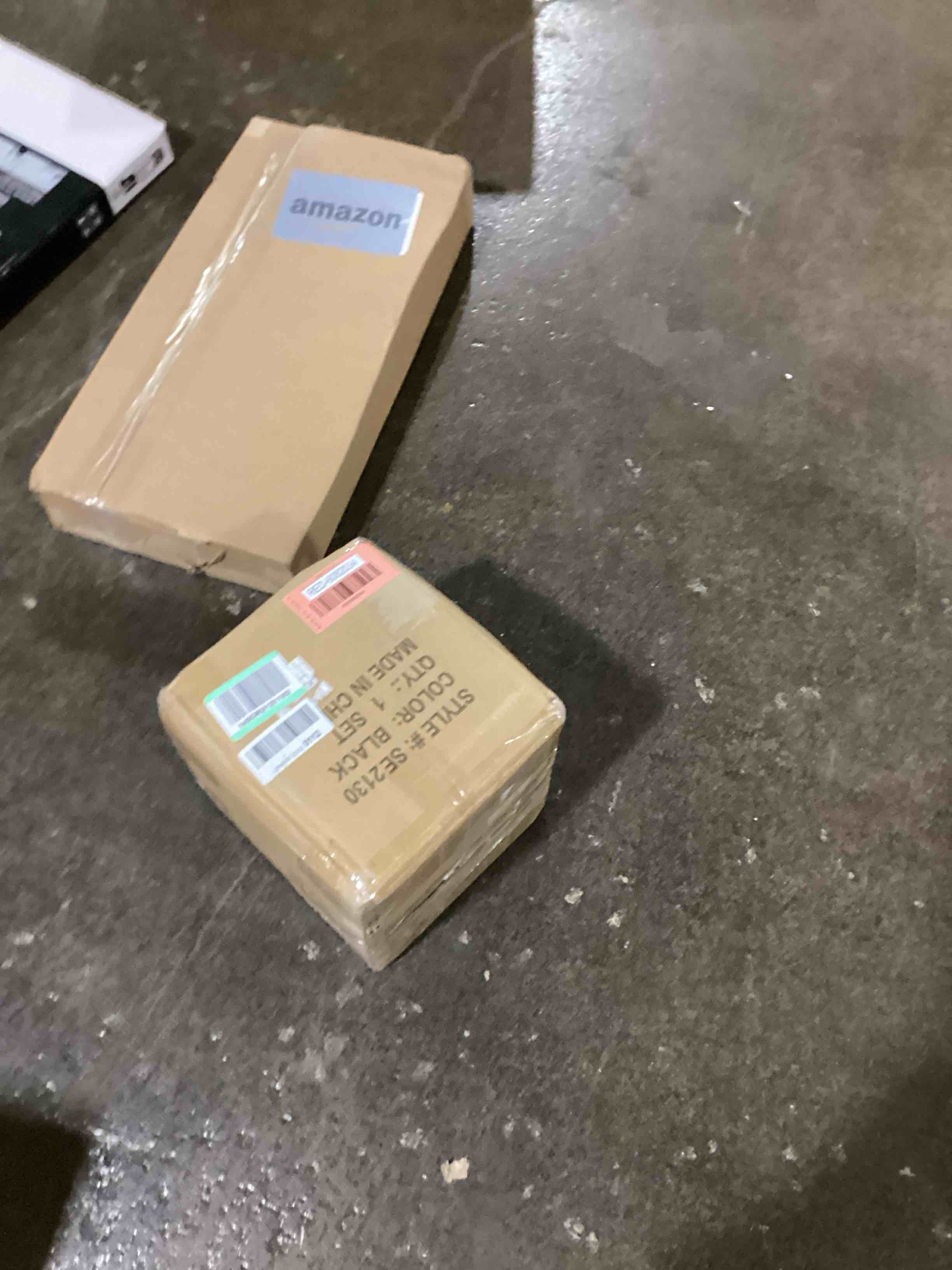 https://s3.amazonaws.com/lotting-images-prod/bidfta/RED6082054_1718737947768.jpeg