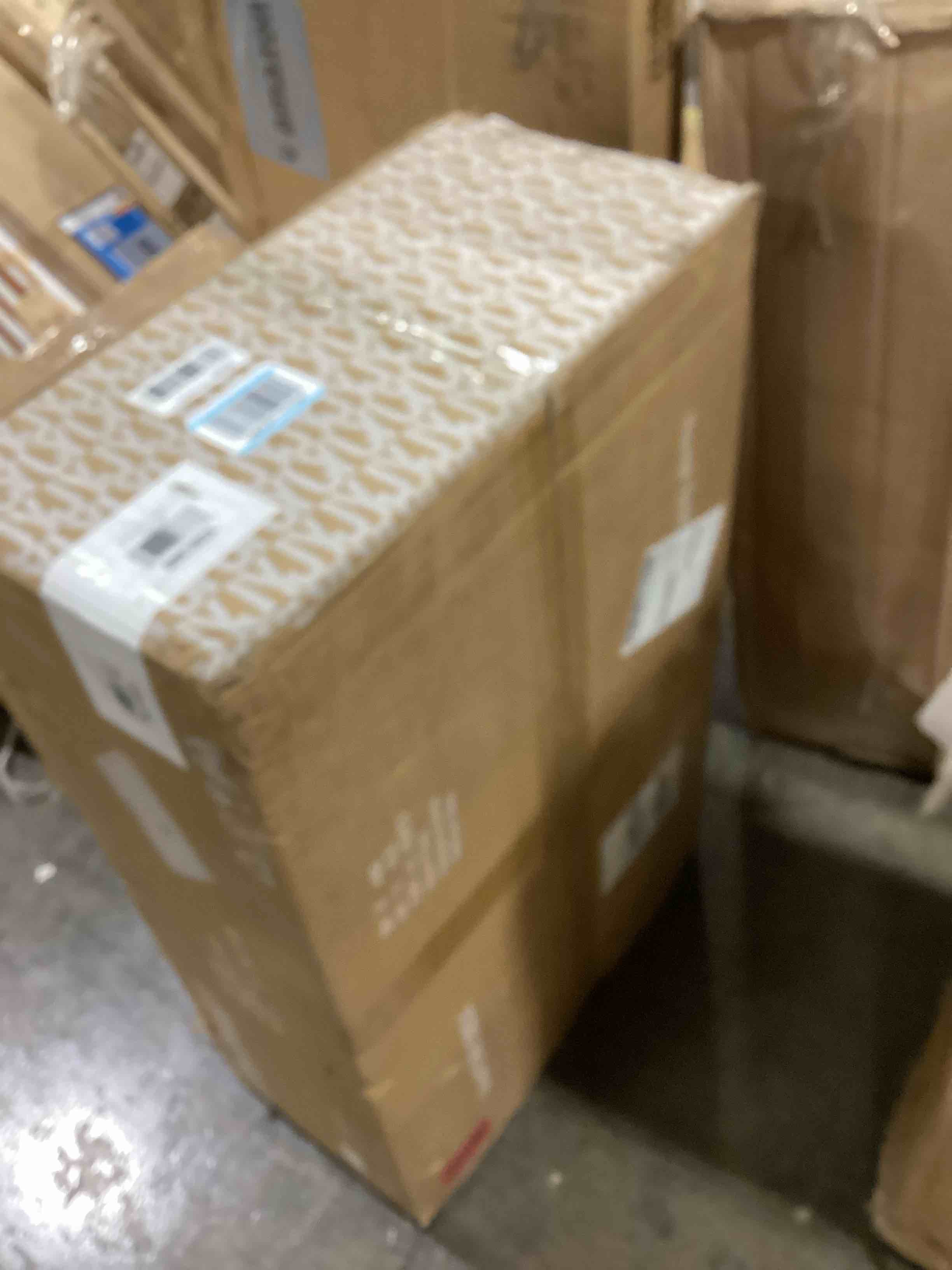 https://s3.amazonaws.com/lotting-images-prod/bidfta/RED6082246_1718814984168.jpeg
