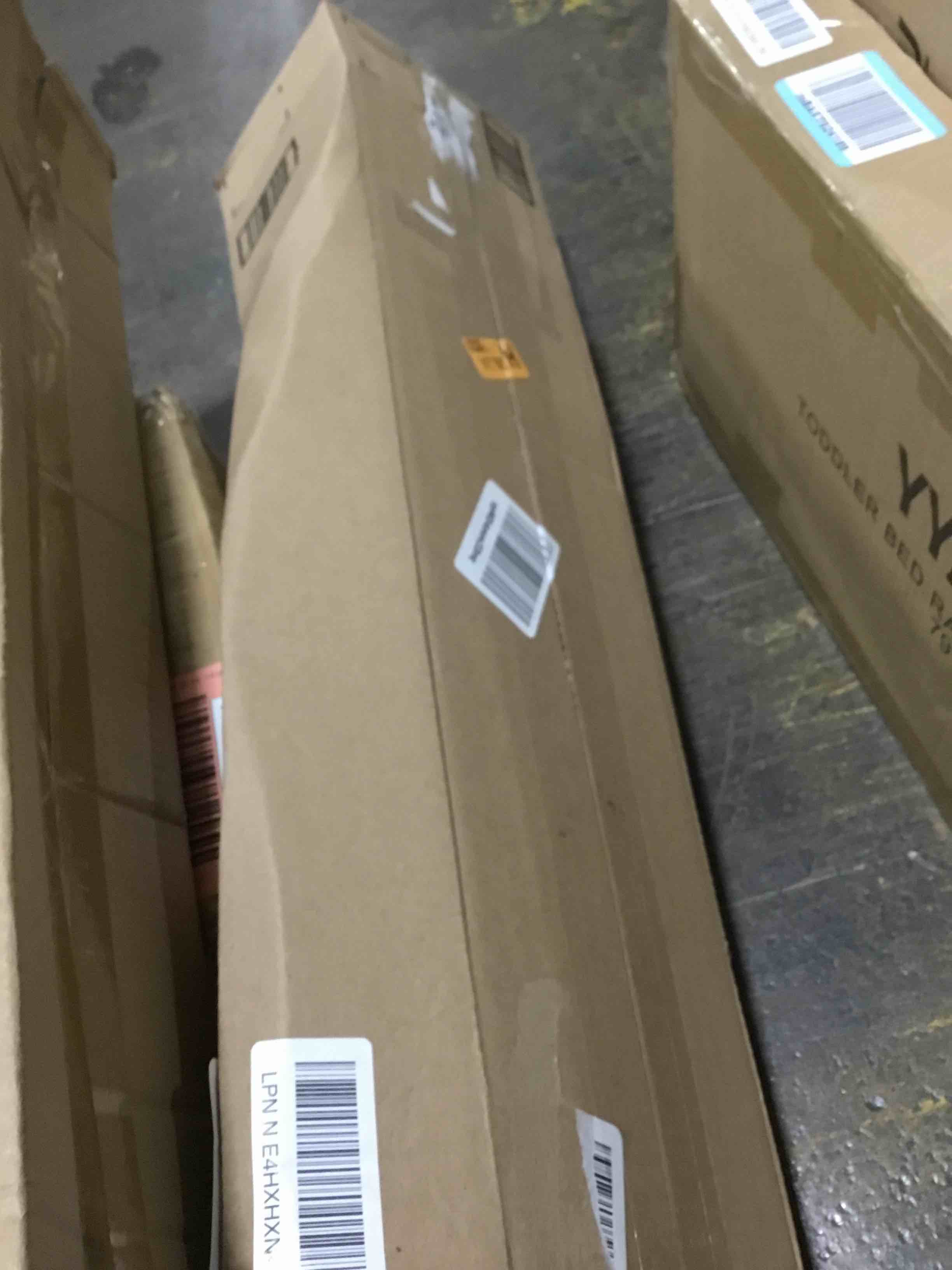 https://s3.amazonaws.com/lotting-images-prod/bidfta/RED6083245_1720543794132.jpeg