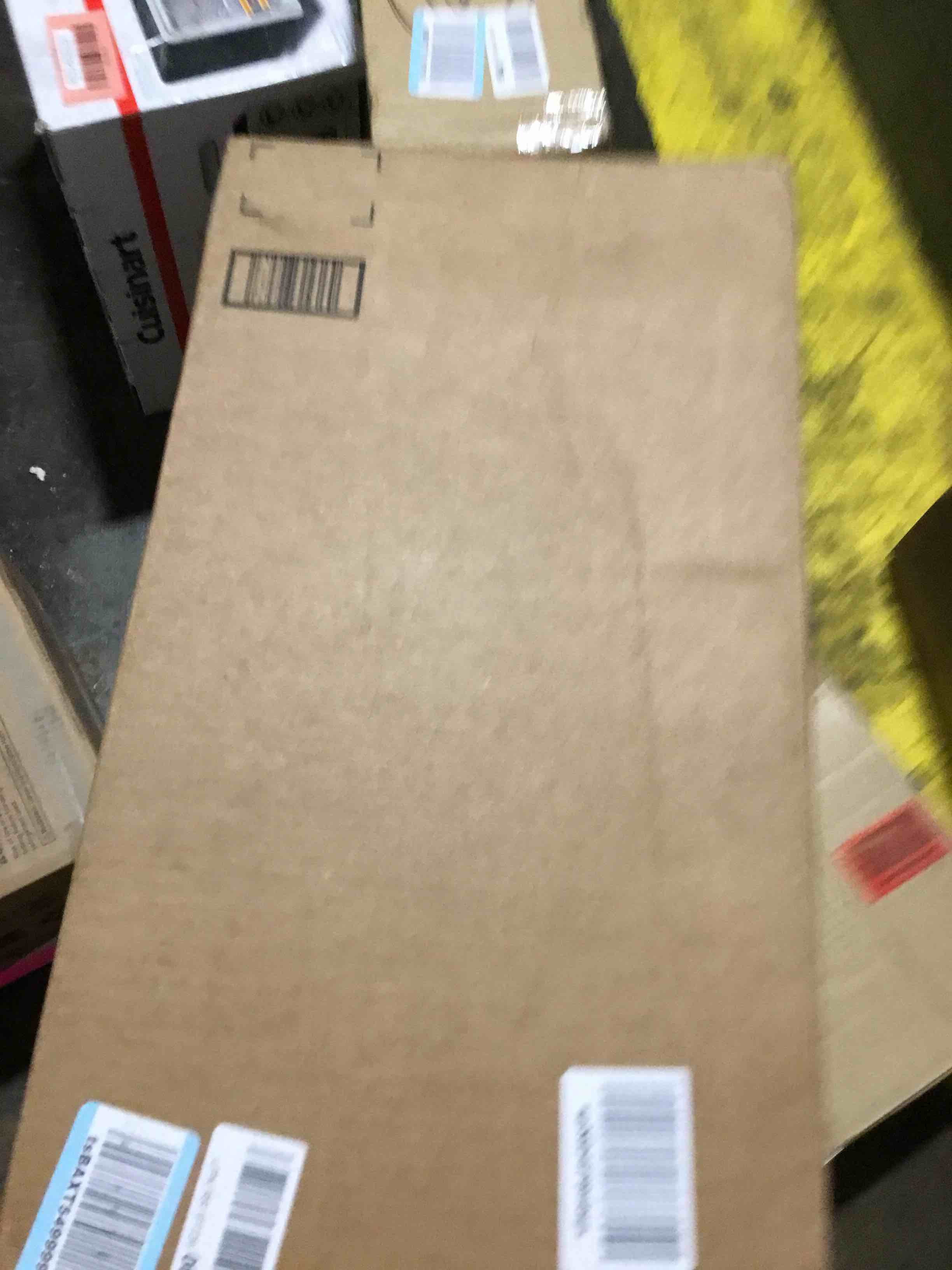 https://s3.amazonaws.com/lotting-images-prod/bidfta/RED6083323_1720554391383.jpeg
