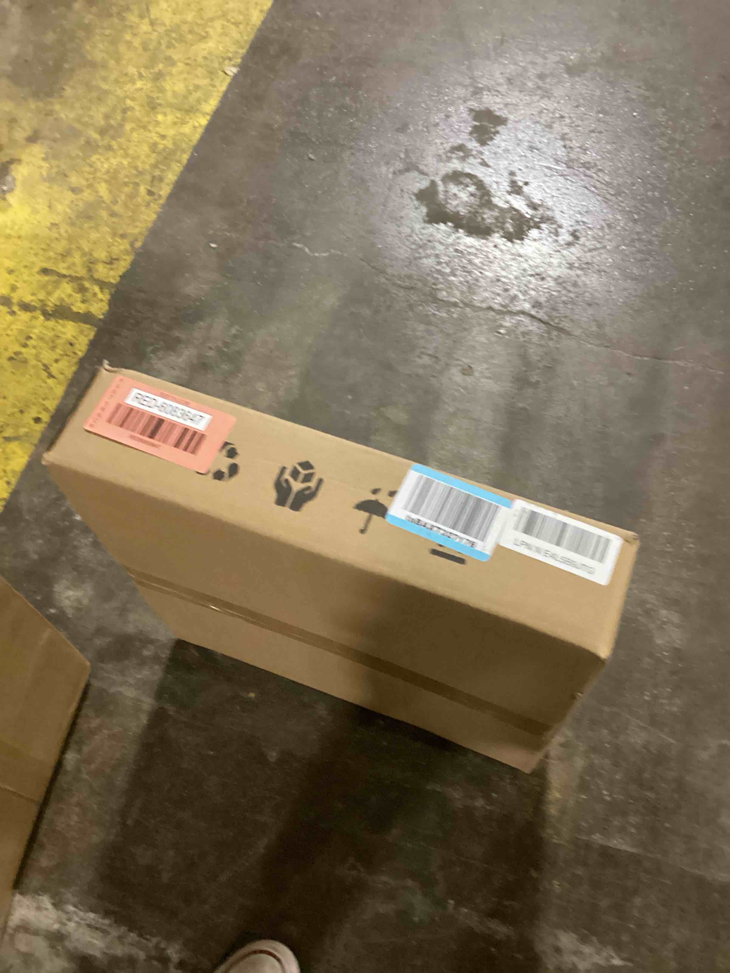 https://s3.amazonaws.com/lotting-images-prod/bidfta/RED6083647_1720715656421.jpeg
