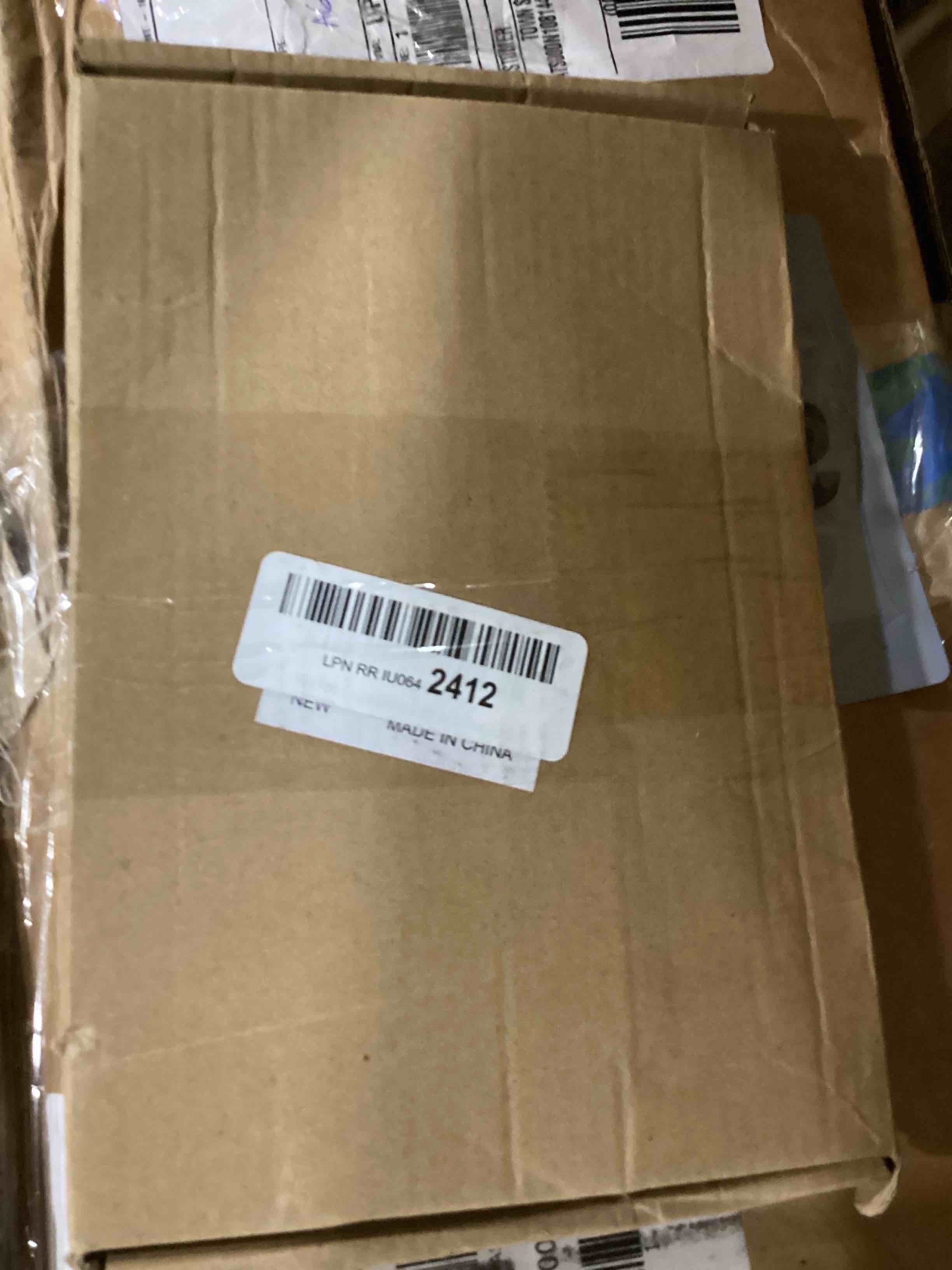 https://s3.amazonaws.com/lotting-images-prod/bidfta/RED6084286_1721243828771.jpeg