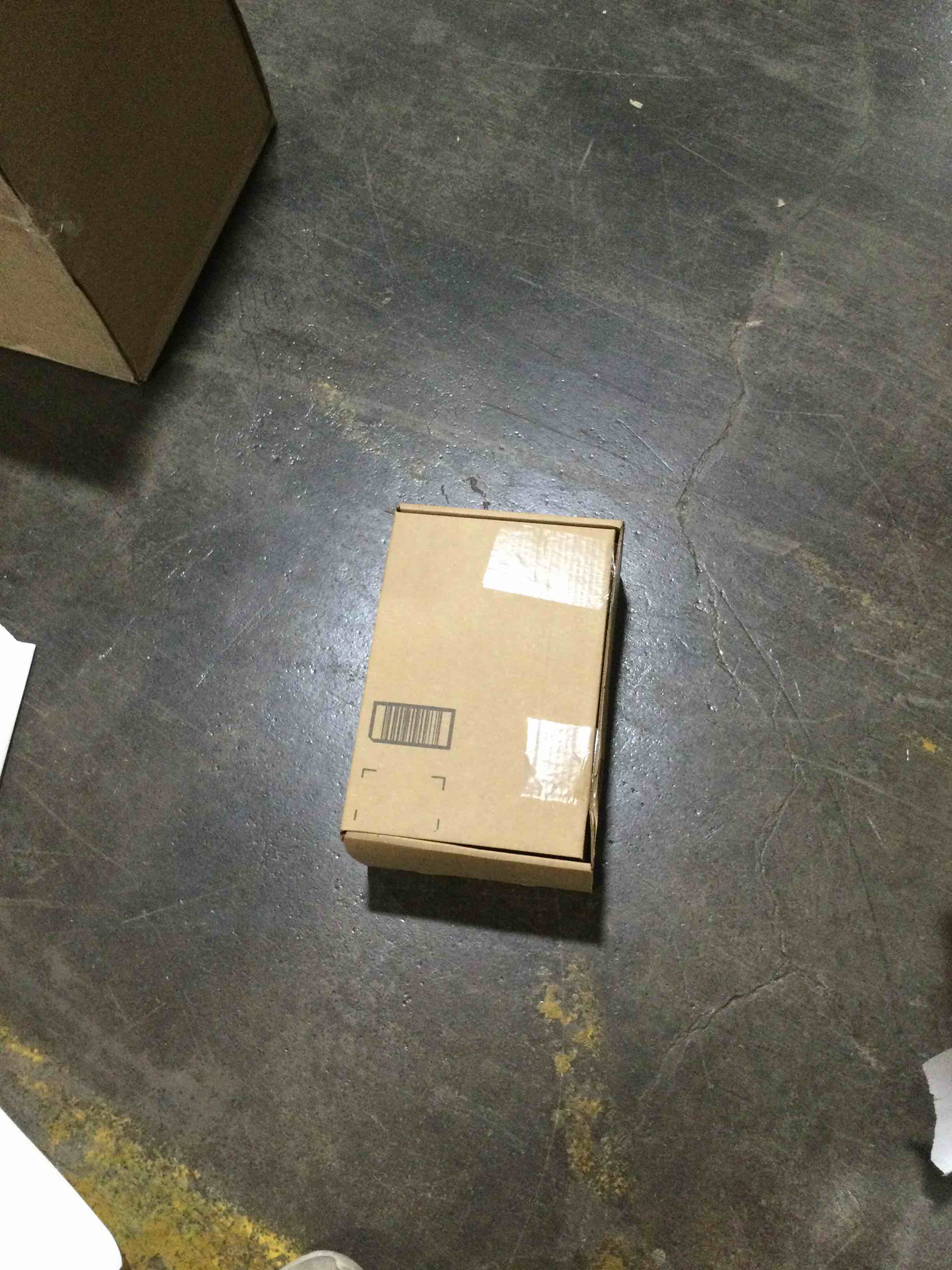 https://s3.amazonaws.com/lotting-images-prod/bidfta/RED6084363_1721401205933.jpeg