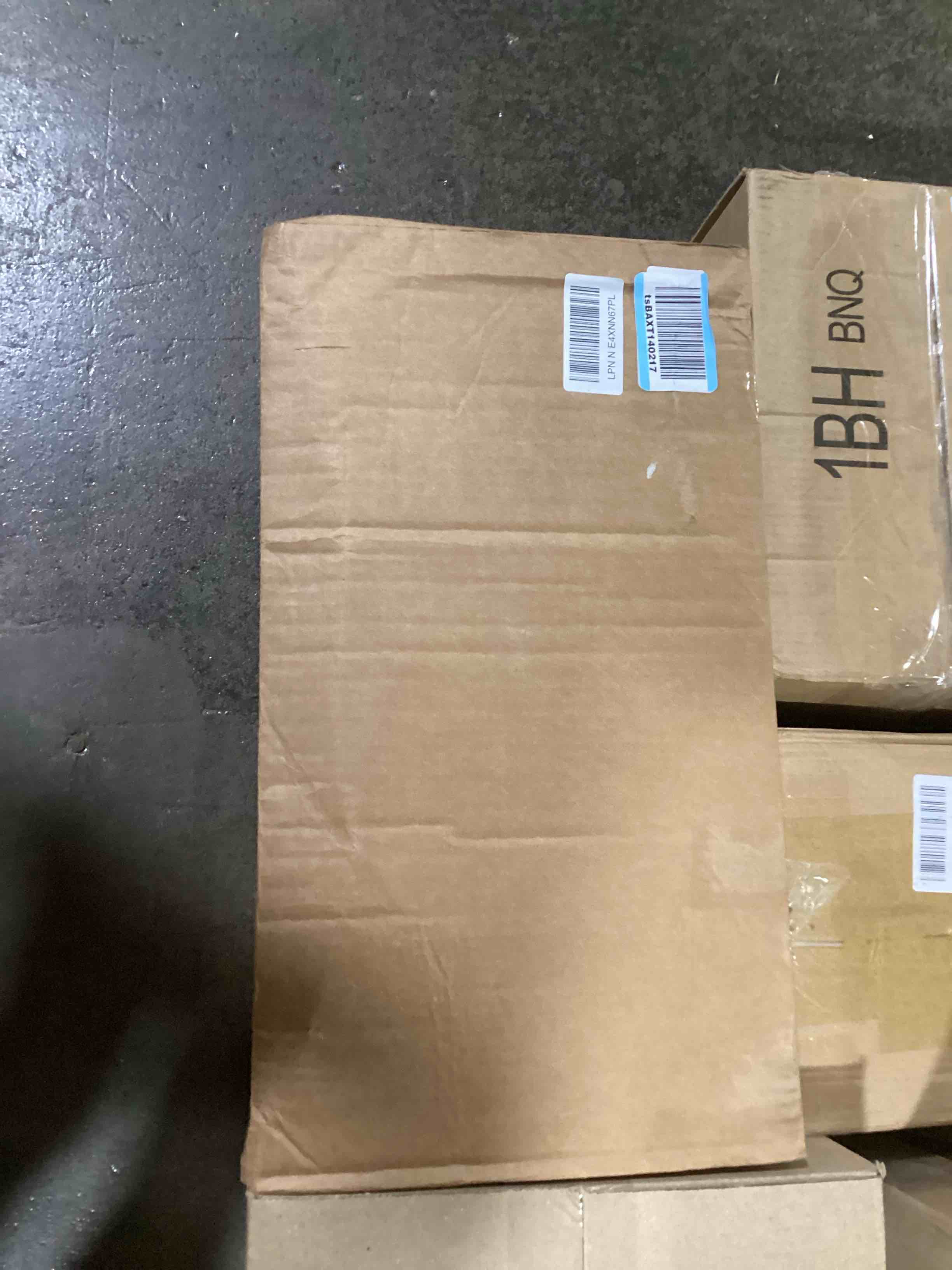 https://s3.amazonaws.com/lotting-images-prod/bidfta/RED6085455_1723469564149.jpeg