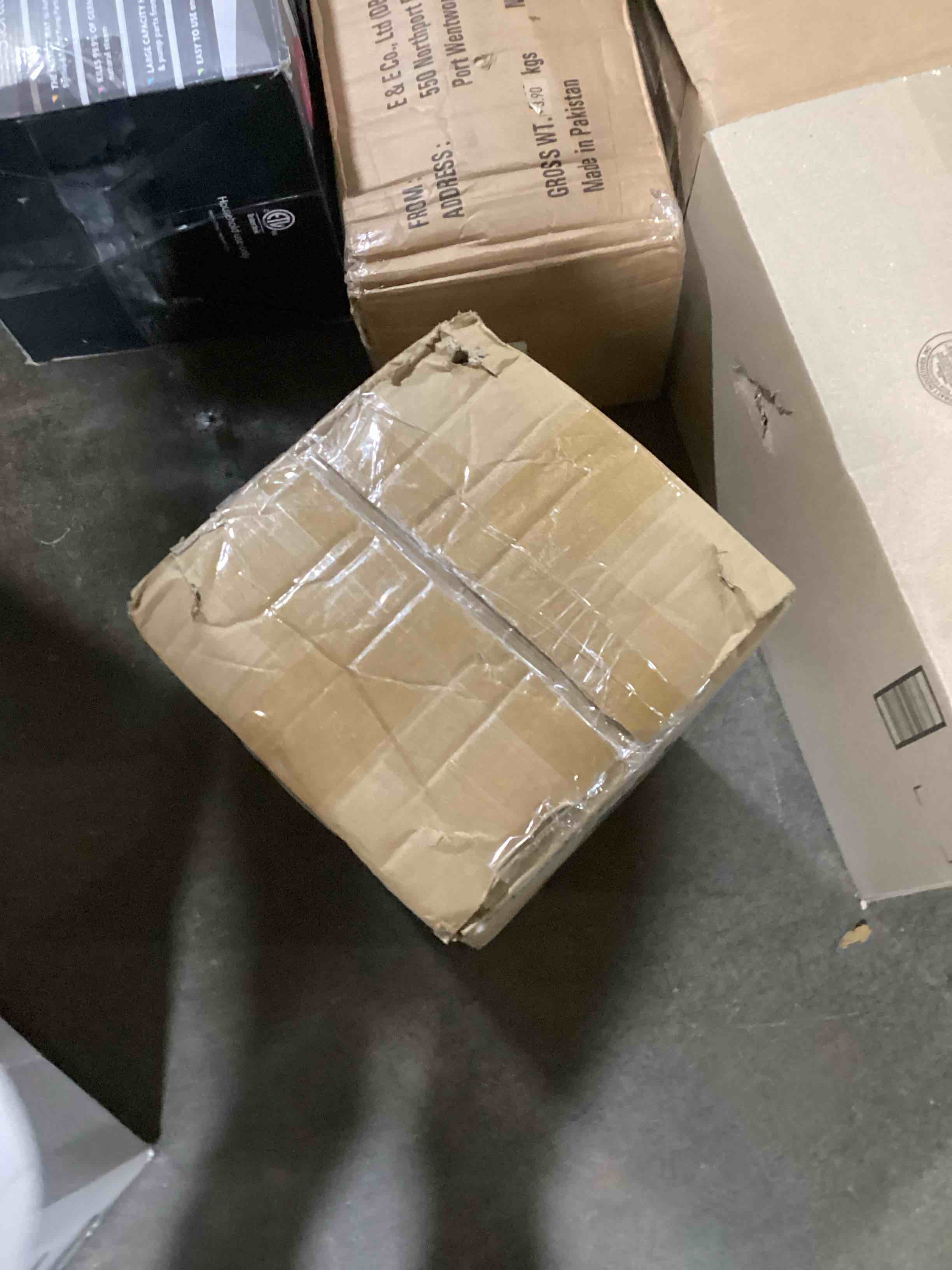 https://s3.amazonaws.com/lotting-images-prod/bidfta/RED6085457_1723469478374.jpeg