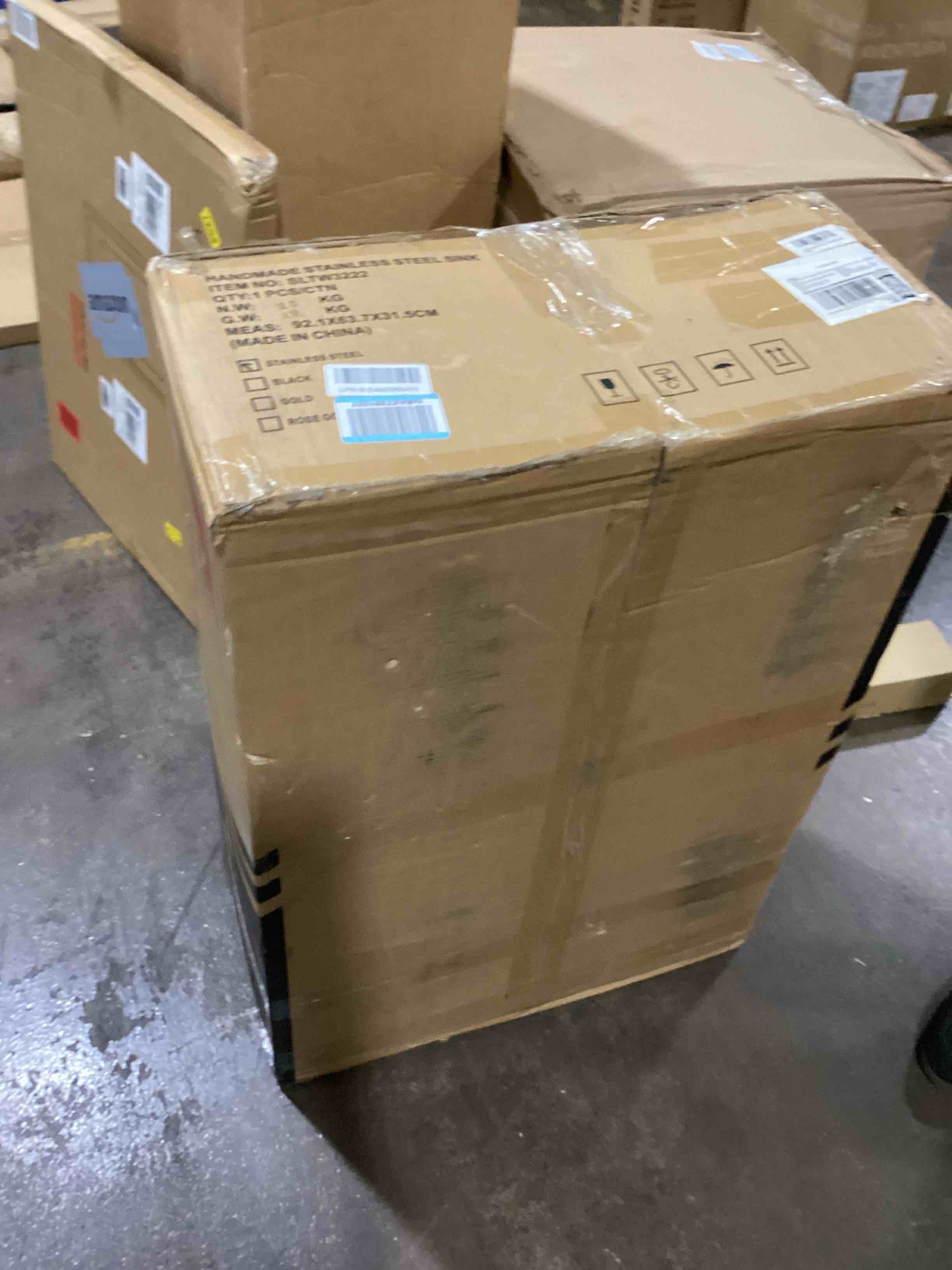 https://s3.amazonaws.com/lotting-images-prod/bidfta/RED6085889_1723573477707.jpeg