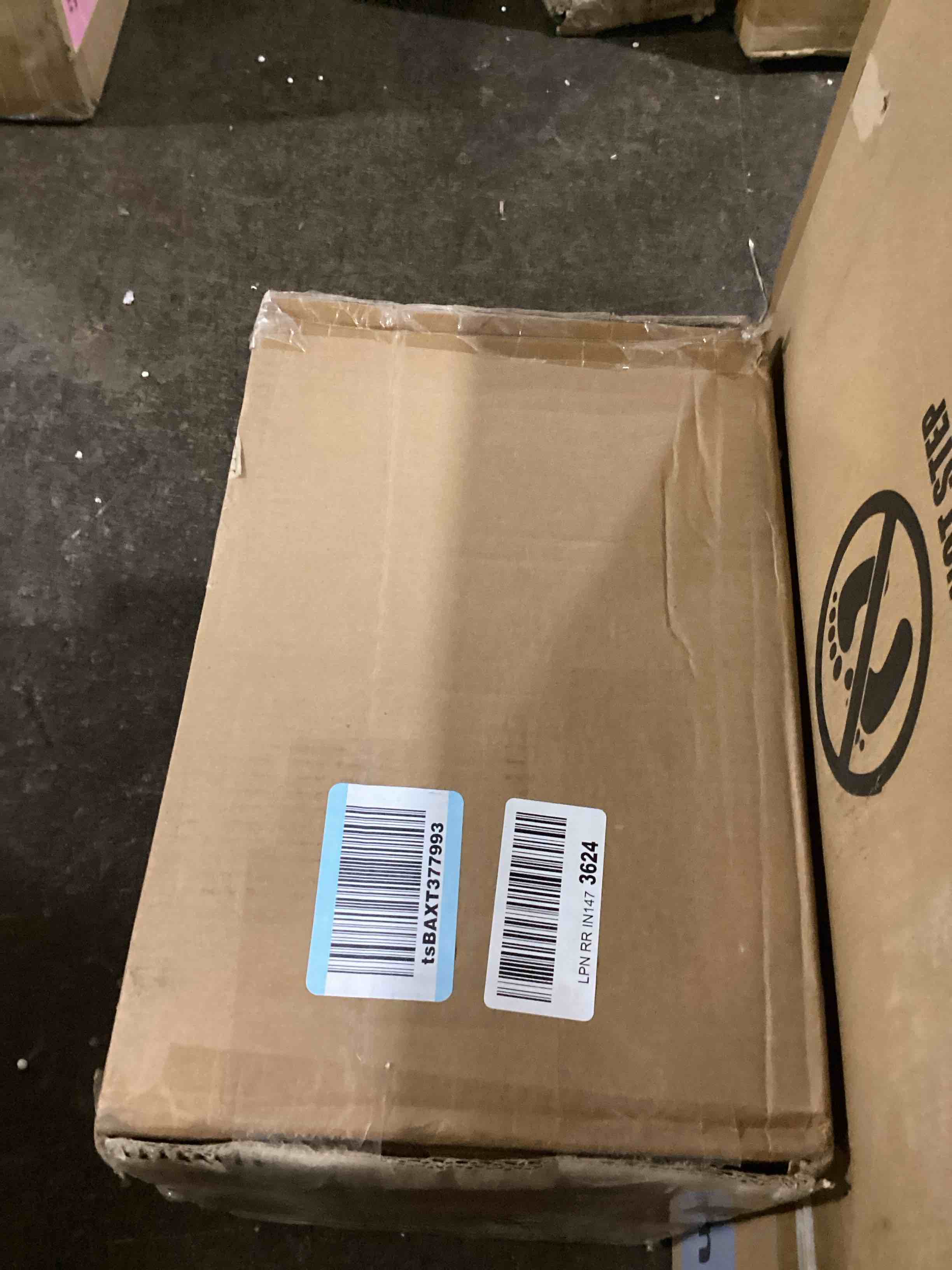 https://s3.amazonaws.com/lotting-images-prod/bidfta/RED6085900_1723577295091.jpeg