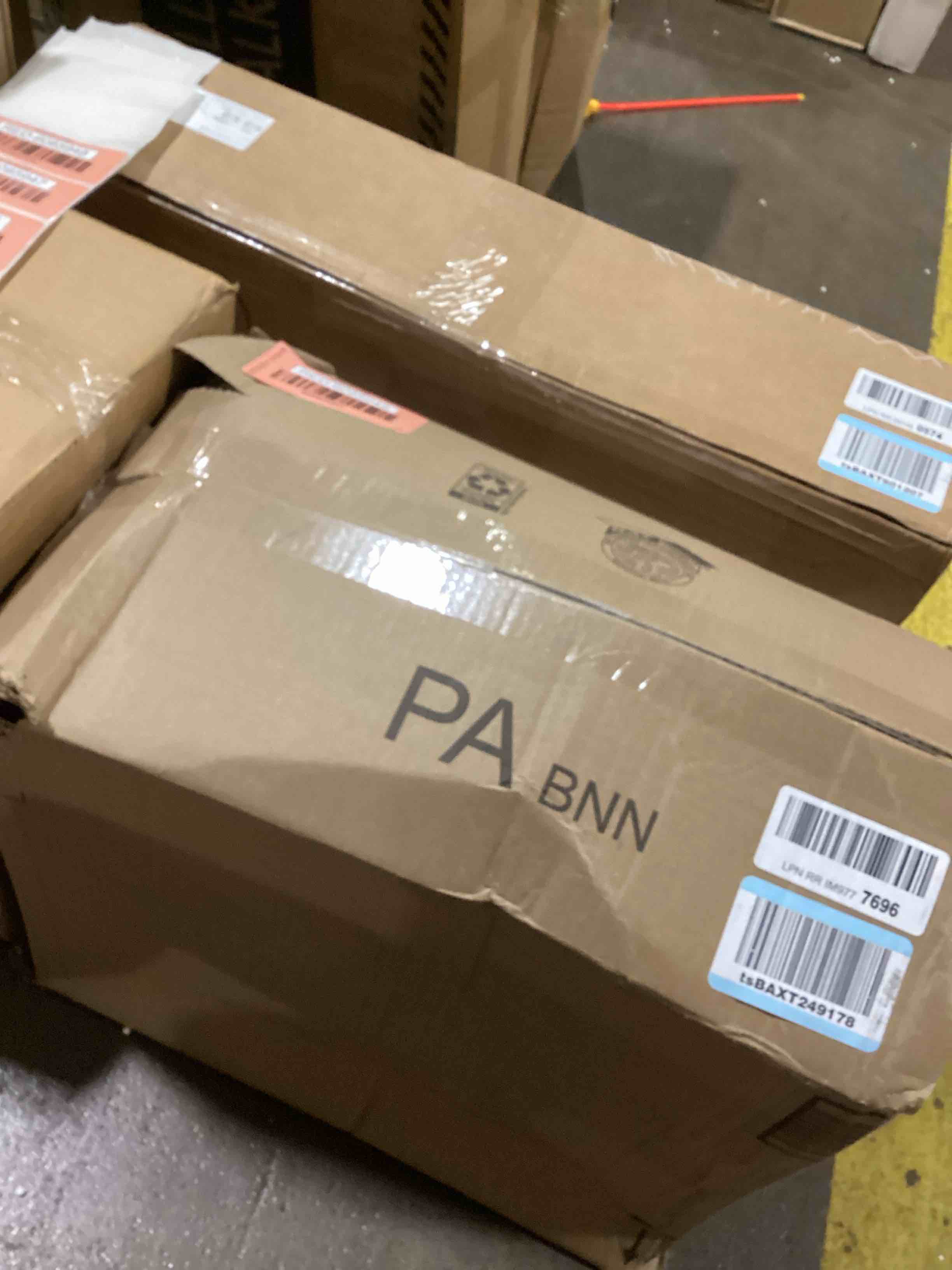 https://s3.amazonaws.com/lotting-images-prod/bidfta/RED6085949_1723145026295.jpeg