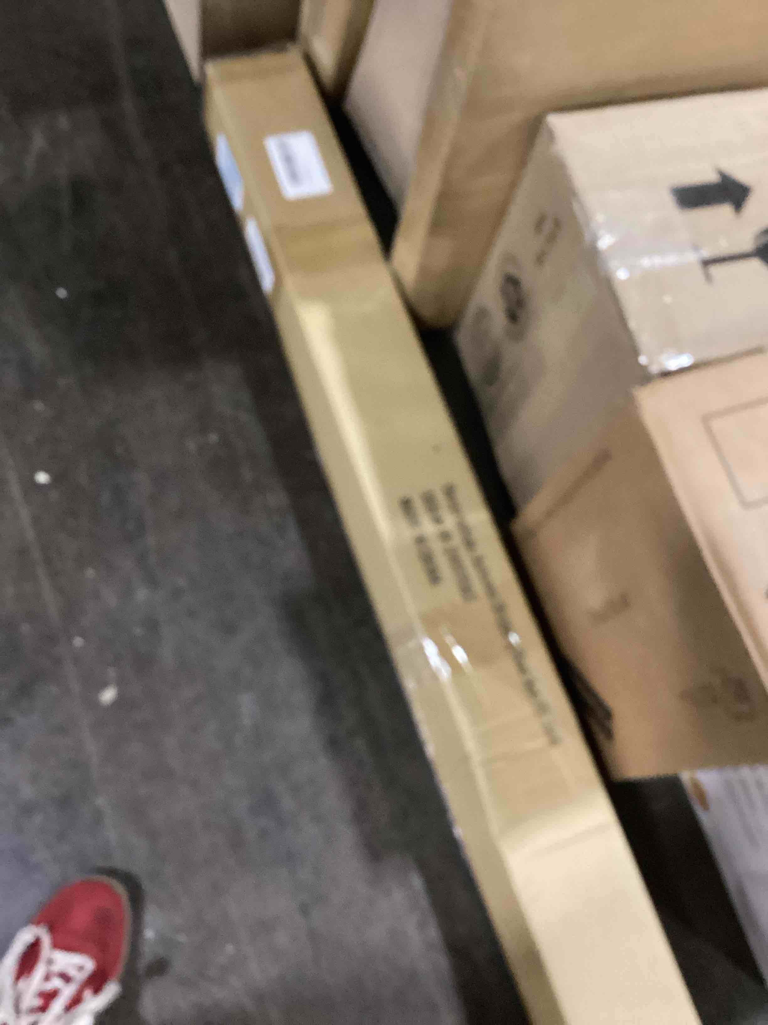 https://s3.amazonaws.com/lotting-images-prod/bidfta/RED6086402_1723229894949.jpeg