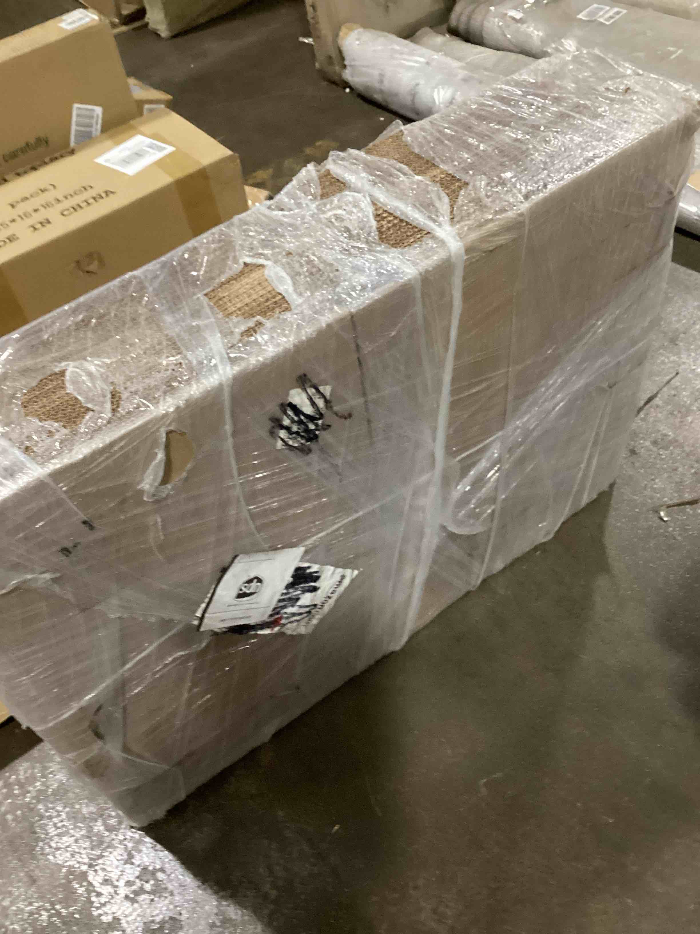 https://s3.amazonaws.com/lotting-images-prod/bidfta/RED6088127_1721830820615.jpeg