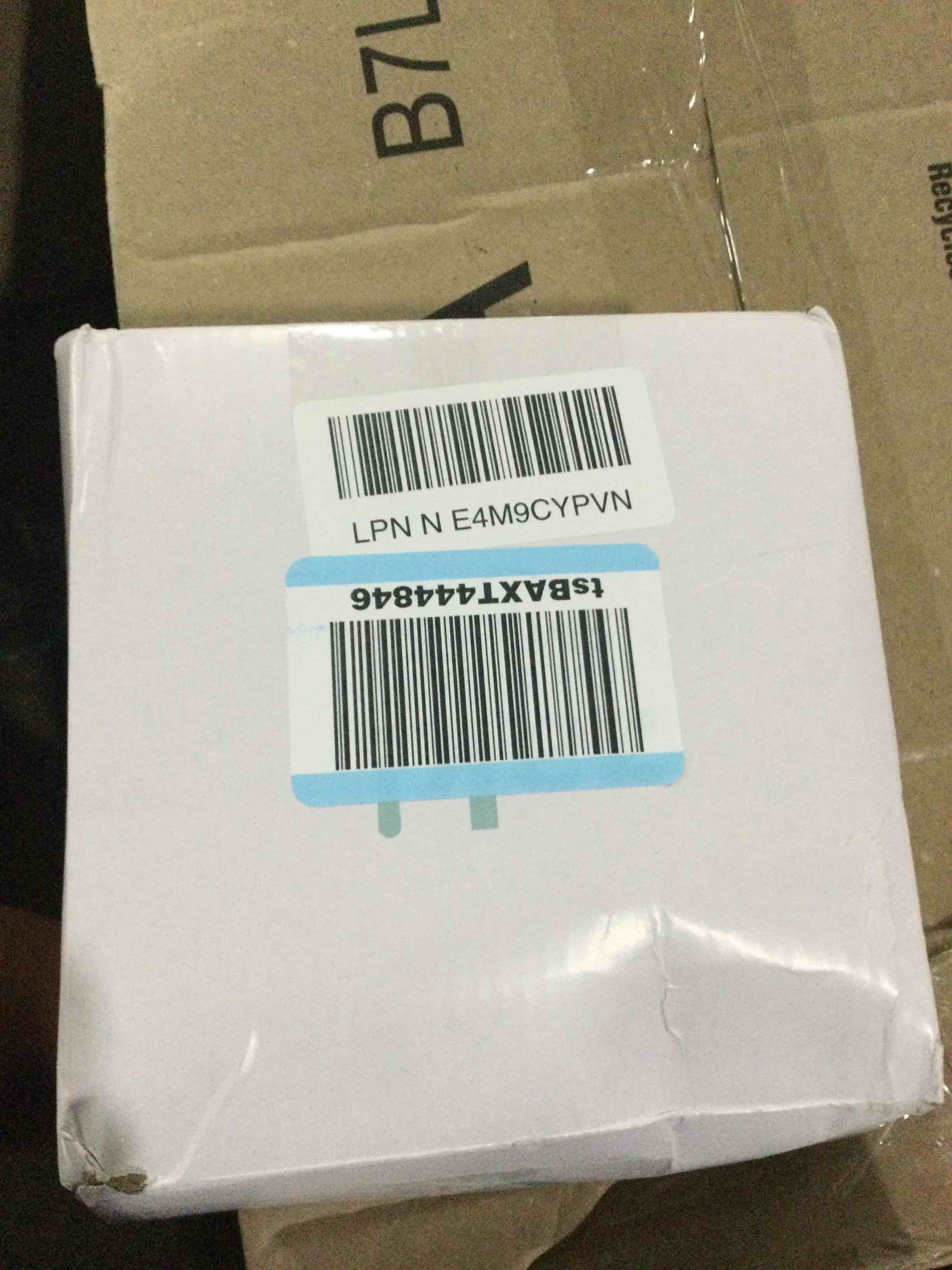 https://s3.amazonaws.com/lotting-images-prod/bidfta/RED6088590_1721314962199.jpeg