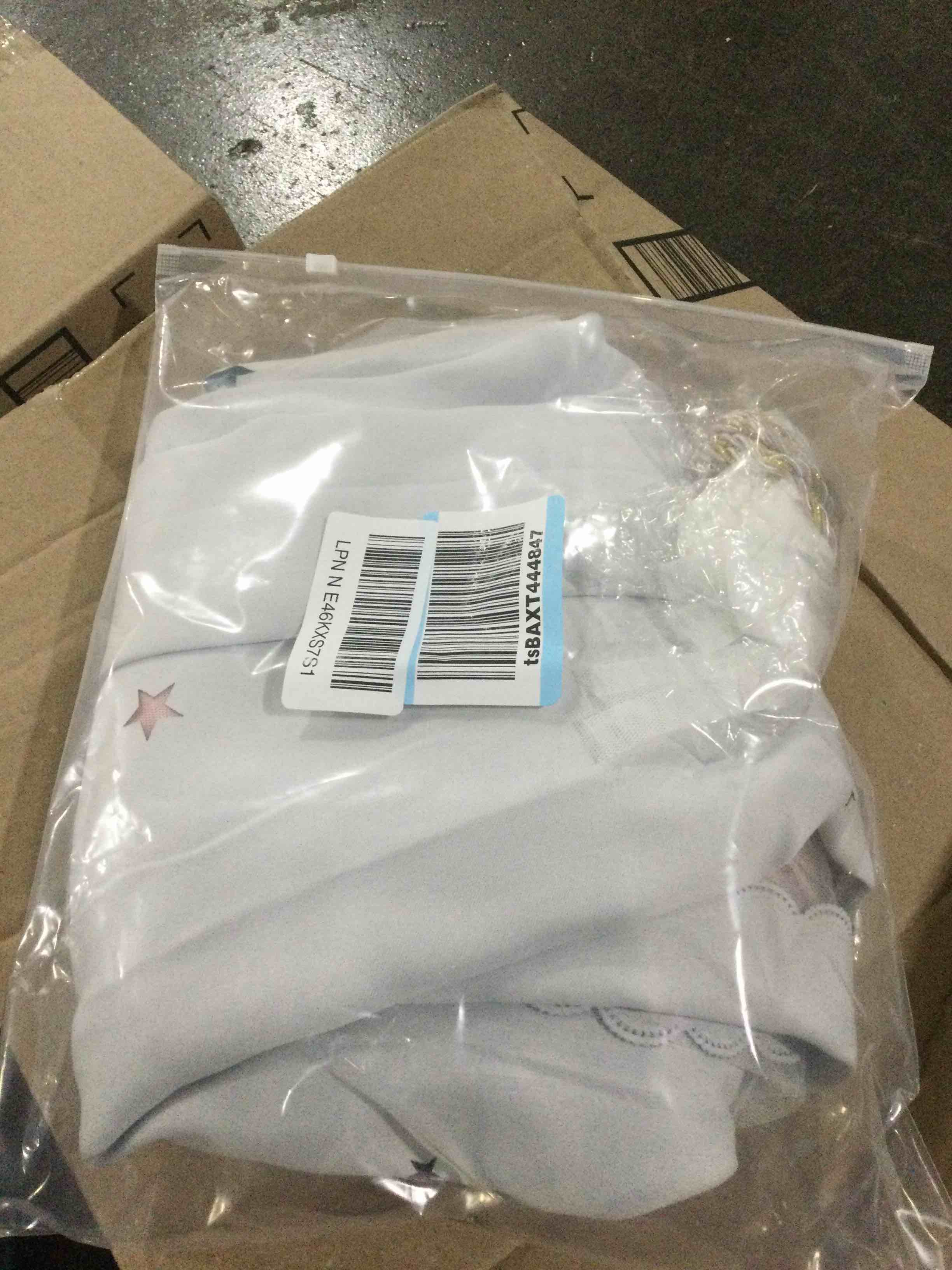 https://s3.amazonaws.com/lotting-images-prod/bidfta/RED6088591_1721314913171.jpeg